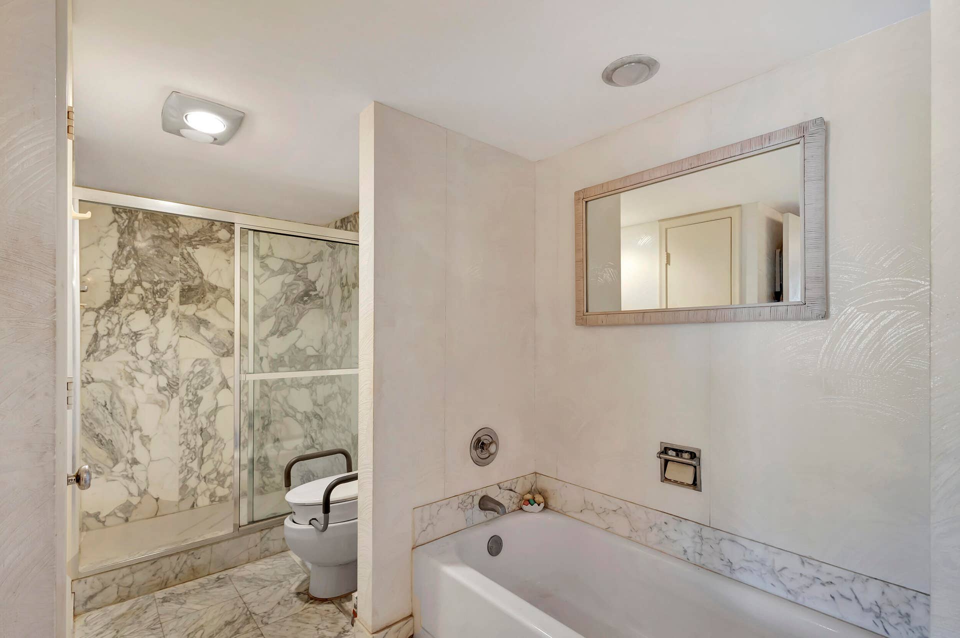 3400 N OCEAN Drive, #1505, Singer Island, FL 33404 MASTER BATH