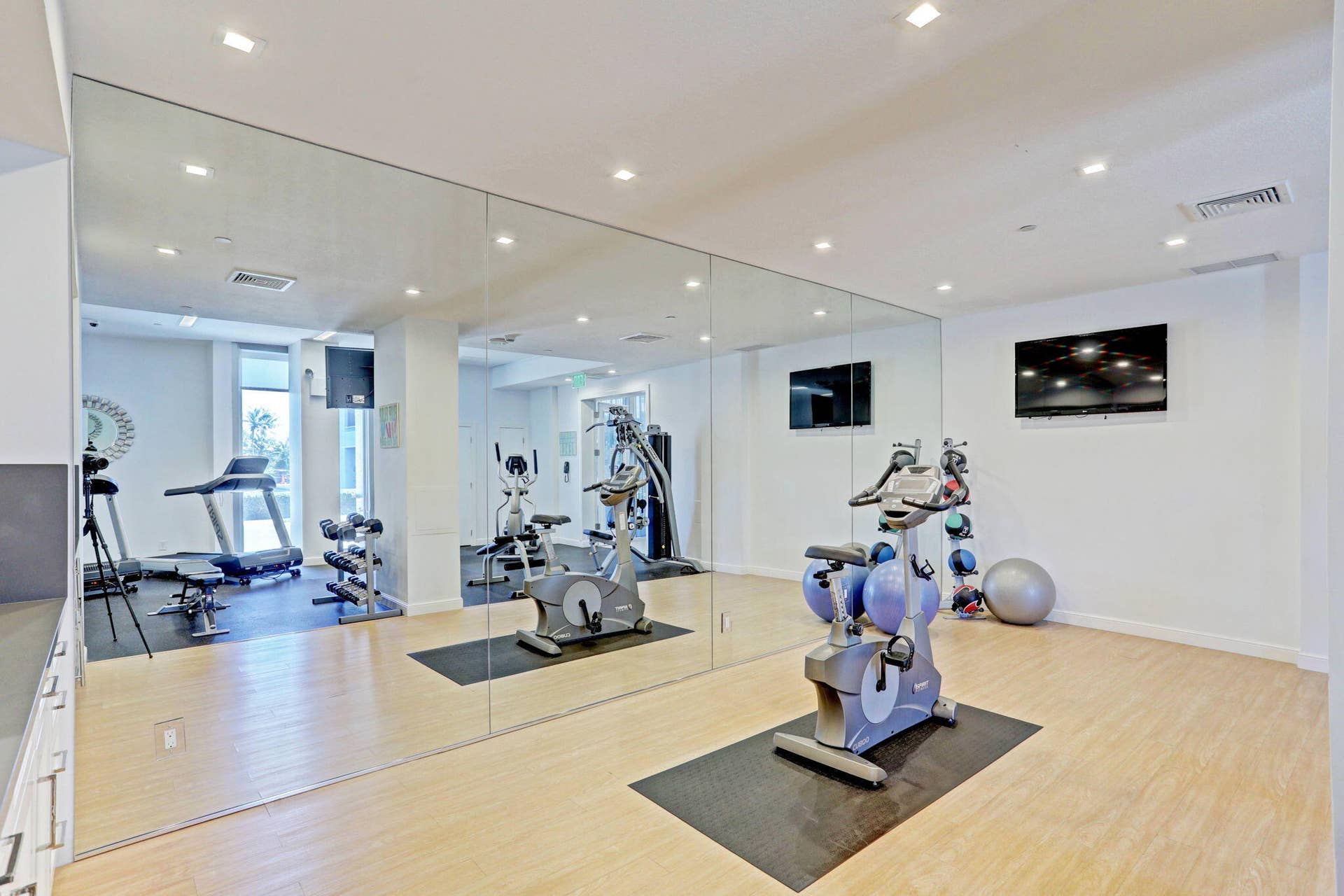 FITNESS CENTER