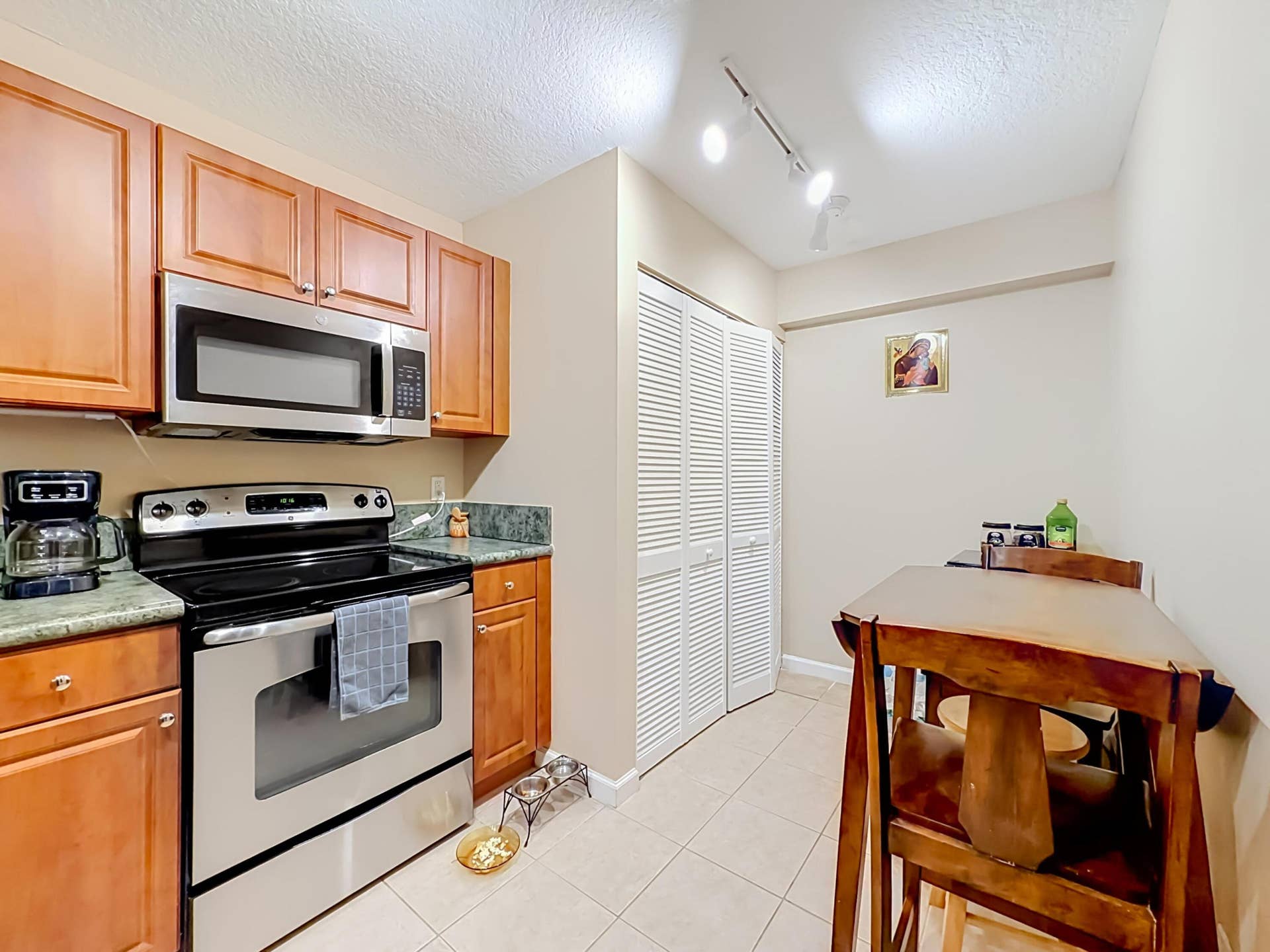 519 E Sheridan Street, #4042, Dania Beach, FL 33004 519 E Sheridan Street #404-27