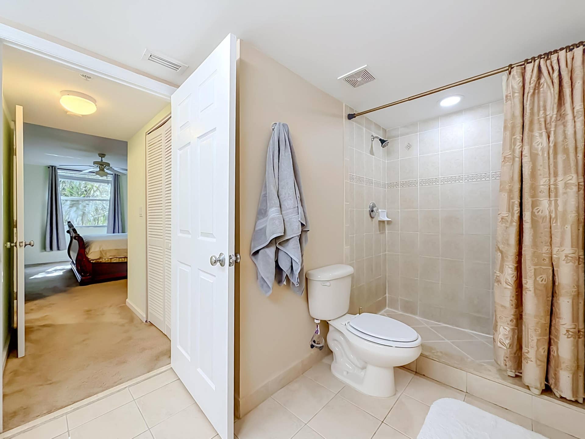 519 E Sheridan Street, #4042, Dania Beach, FL 33004 519 E Sheridan Street #404-70