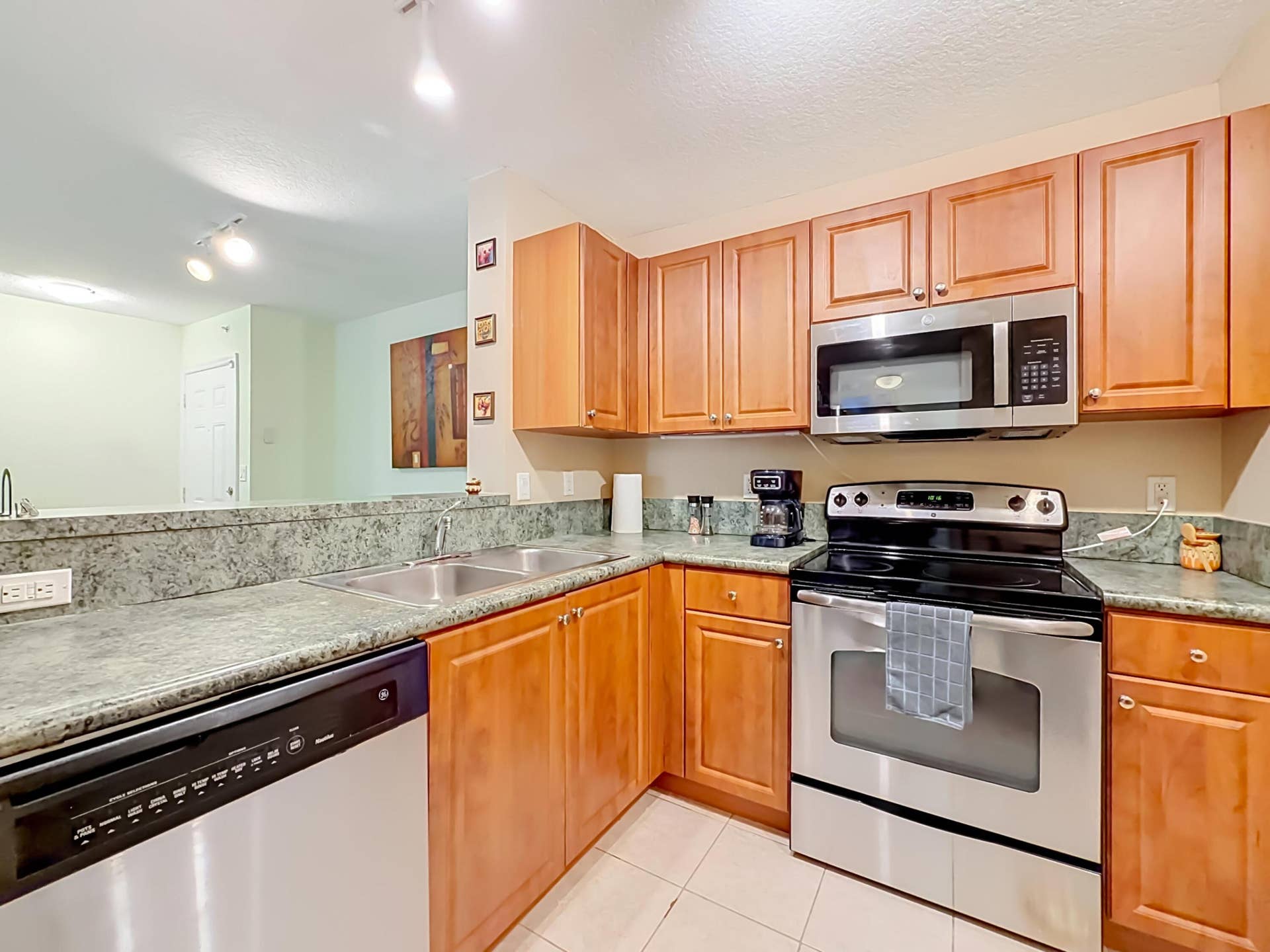 519 E Sheridan Street, #4042, Dania Beach, FL 33004 519 E Sheridan Street #404-25