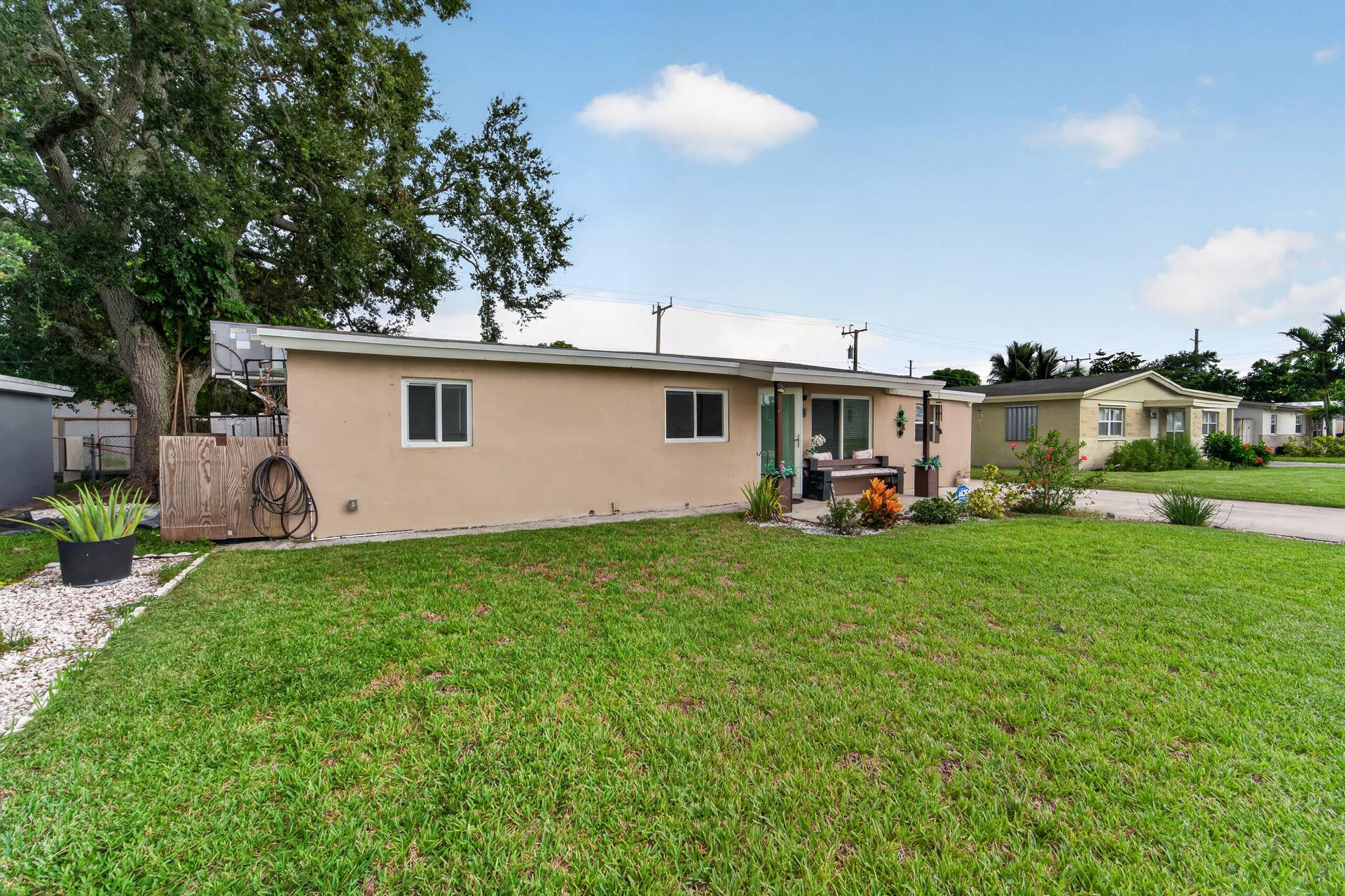 5900 Atlanta Street, Hollywood, FL 33021 DSC00438