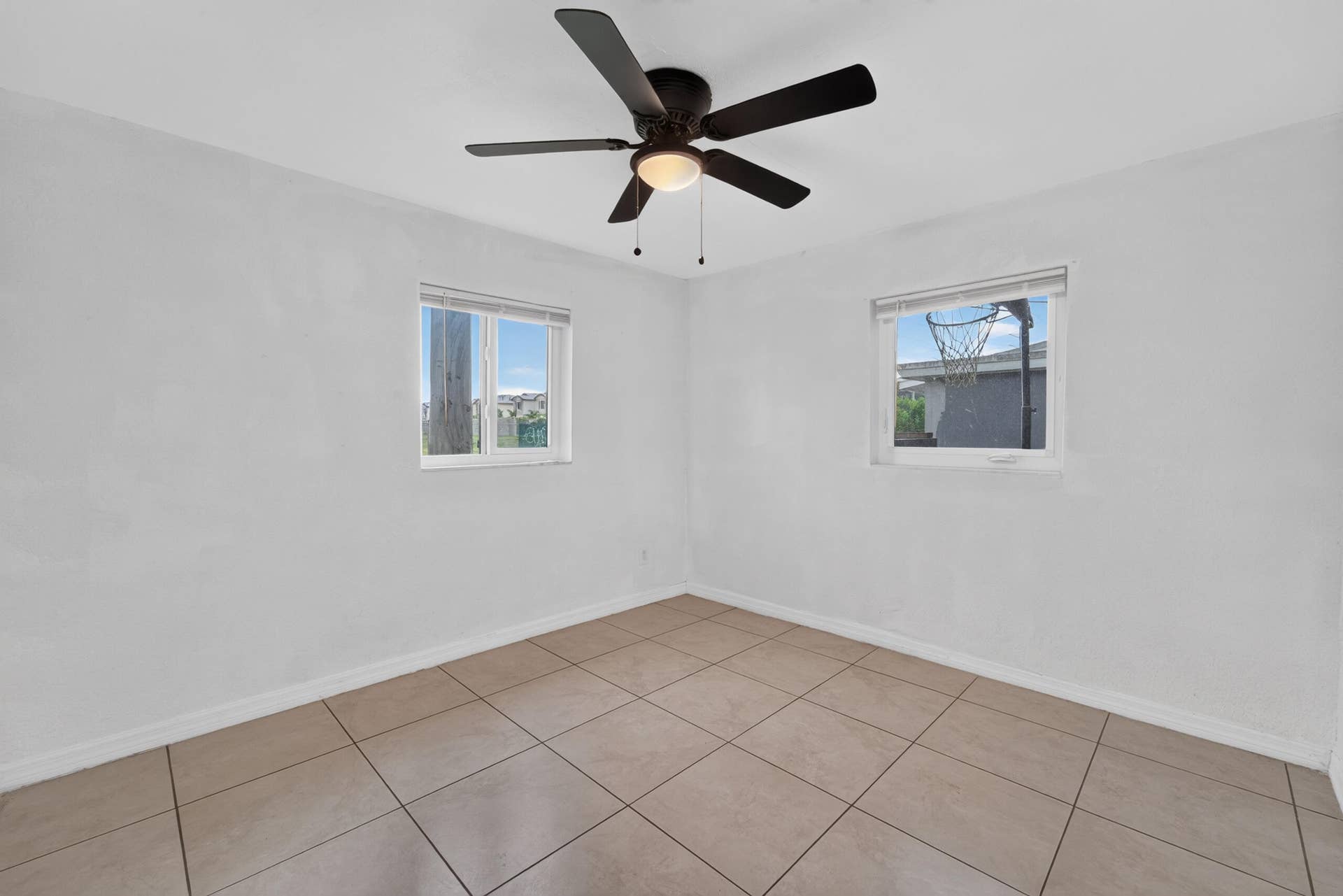 5900 Atlanta Street, Hollywood, FL 33021 DSC00500