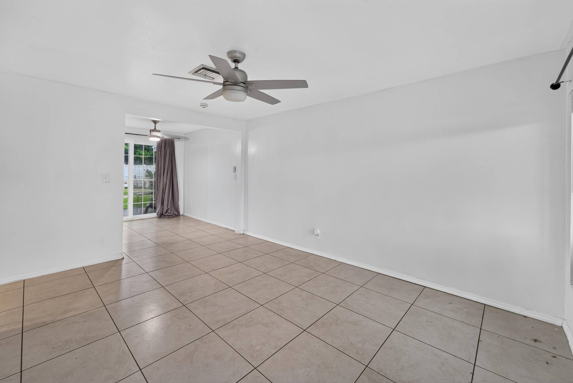 5900 Atlanta Street, Hollywood, FL 33021 DSC00455
