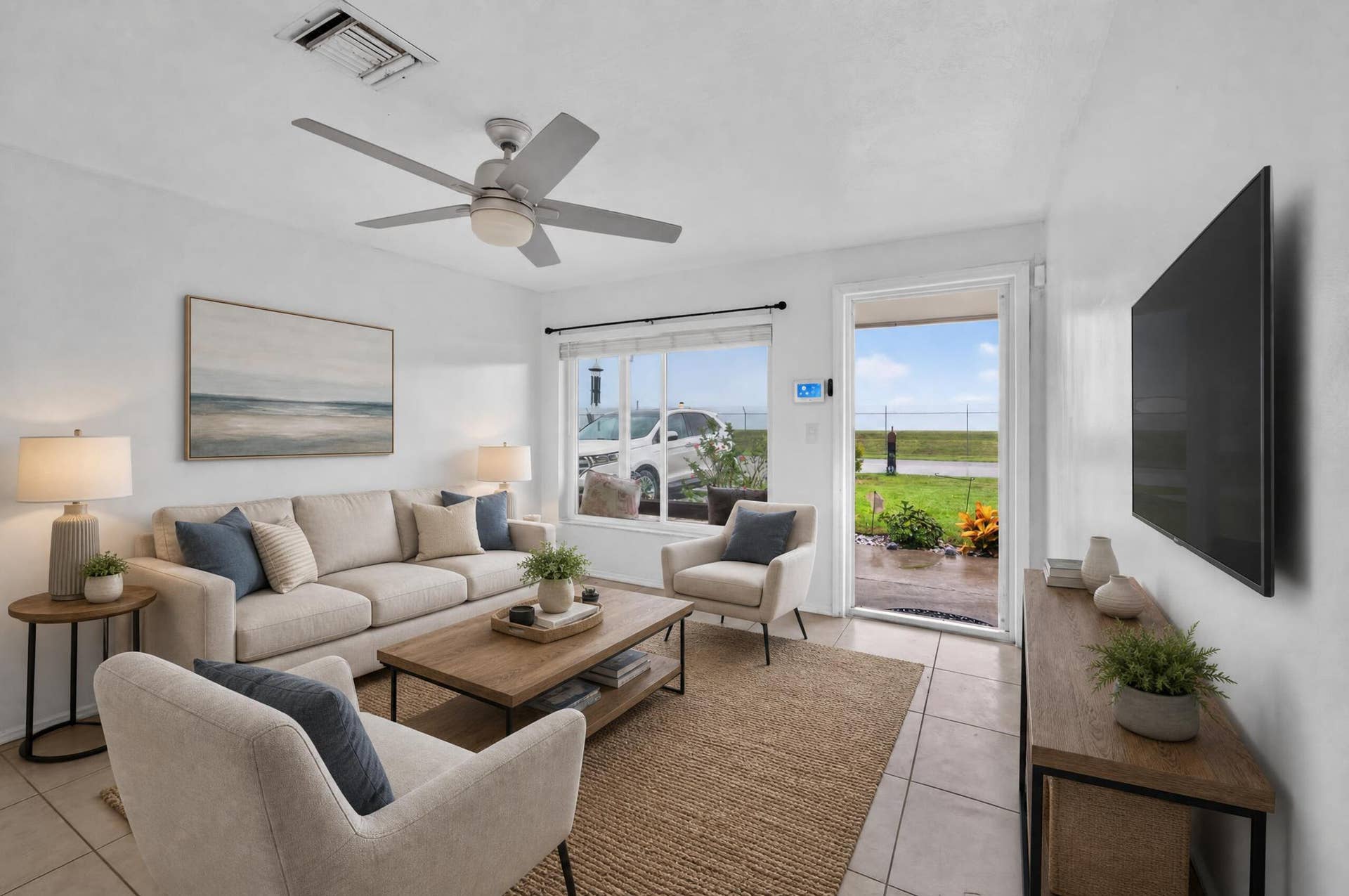5900 Atlanta Street, Hollywood, FL 33021 DSC00465#staging
