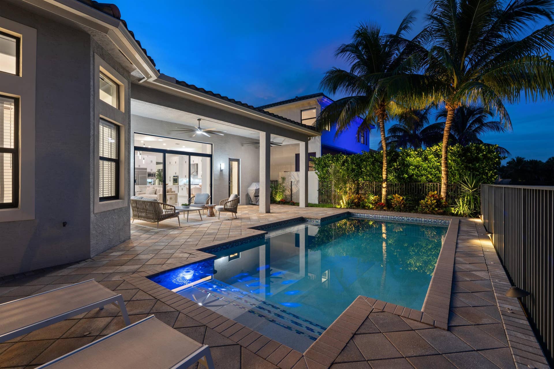 POOL_TO_REAR_RIGHT_SUNSET