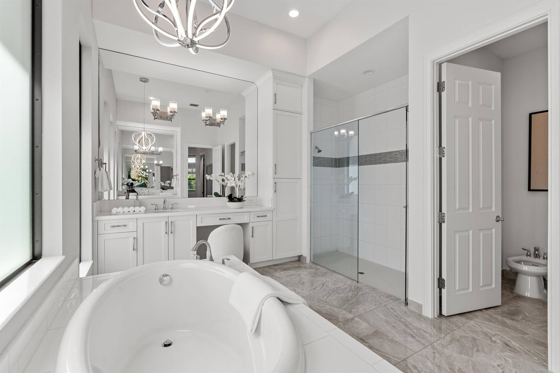 PRIMARY_BATHROOM_ANGLE_RIGHT