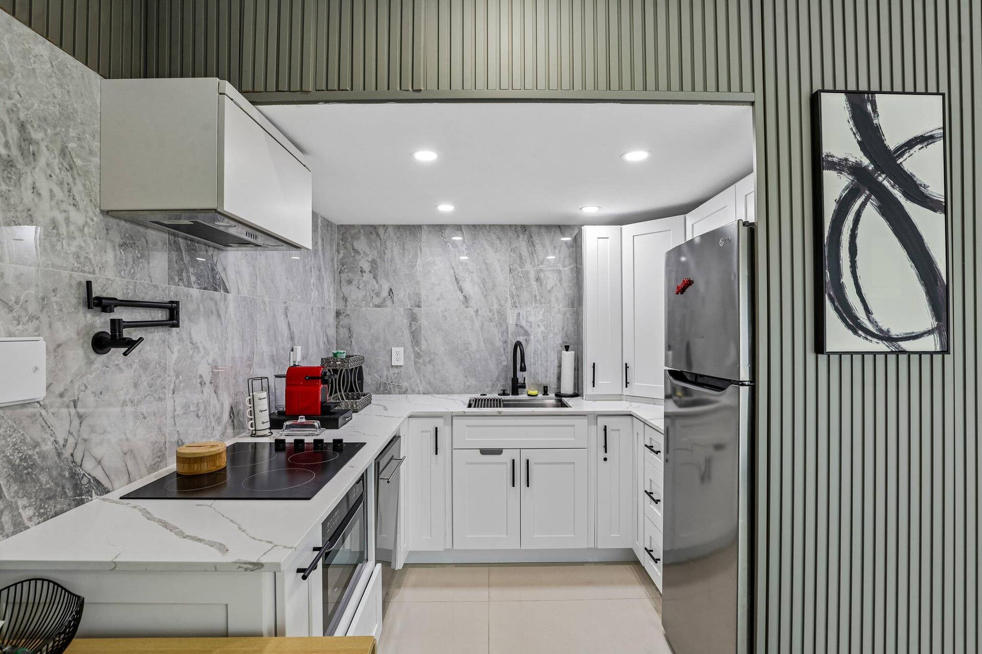 19-web-or-mls-NE 18th St-S0109-019