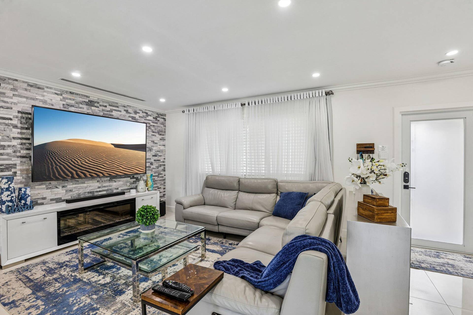 9-web-or-mls-NE 18th St-S0109-009