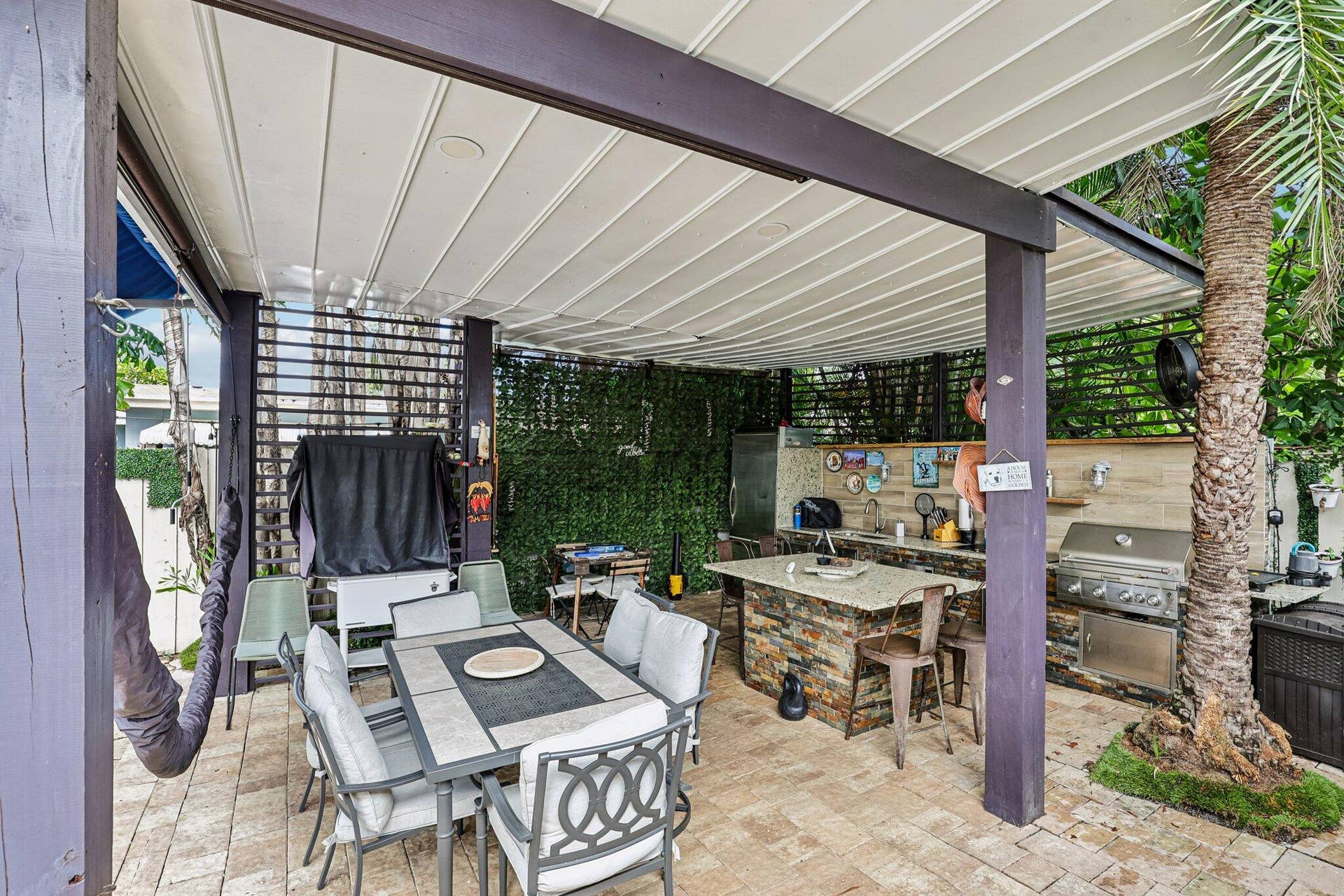 50-web-or-mls-NE 18th St-S0109-050