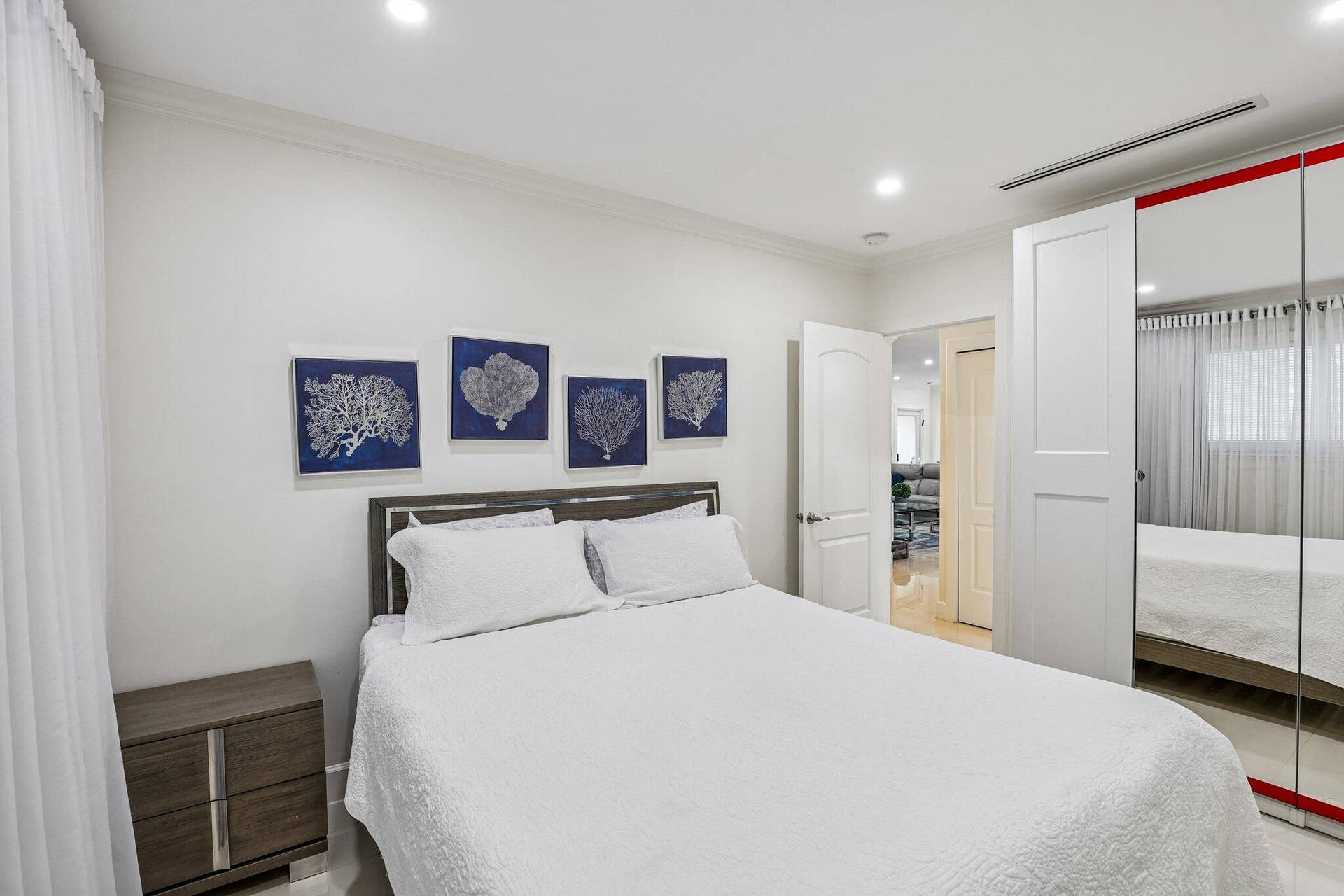 31-web-or-mls-NE 18th St-S0109-031