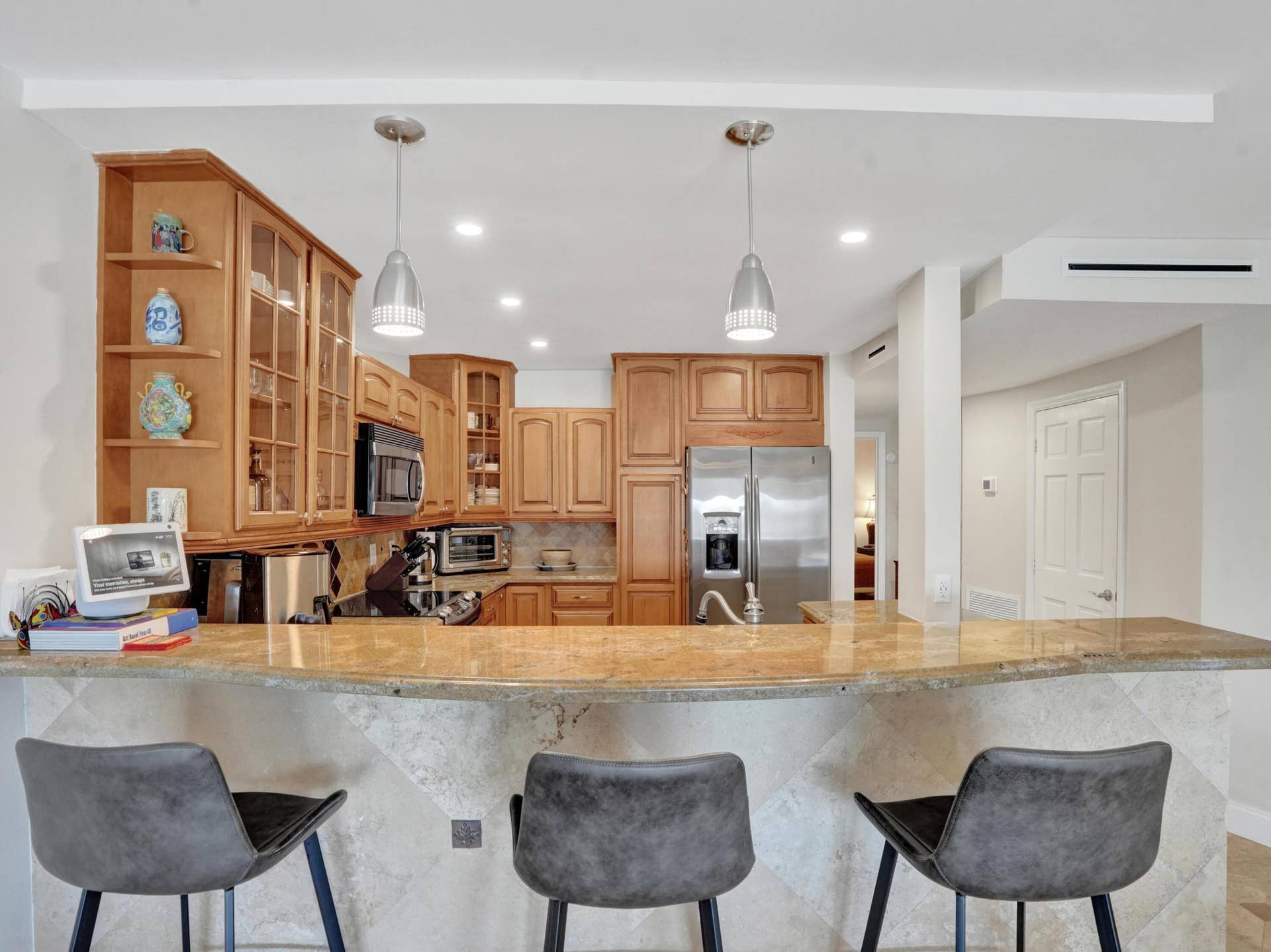 3050 NE 47th Court, #305, Fort Lauderdale, FL 33308 Kitchen