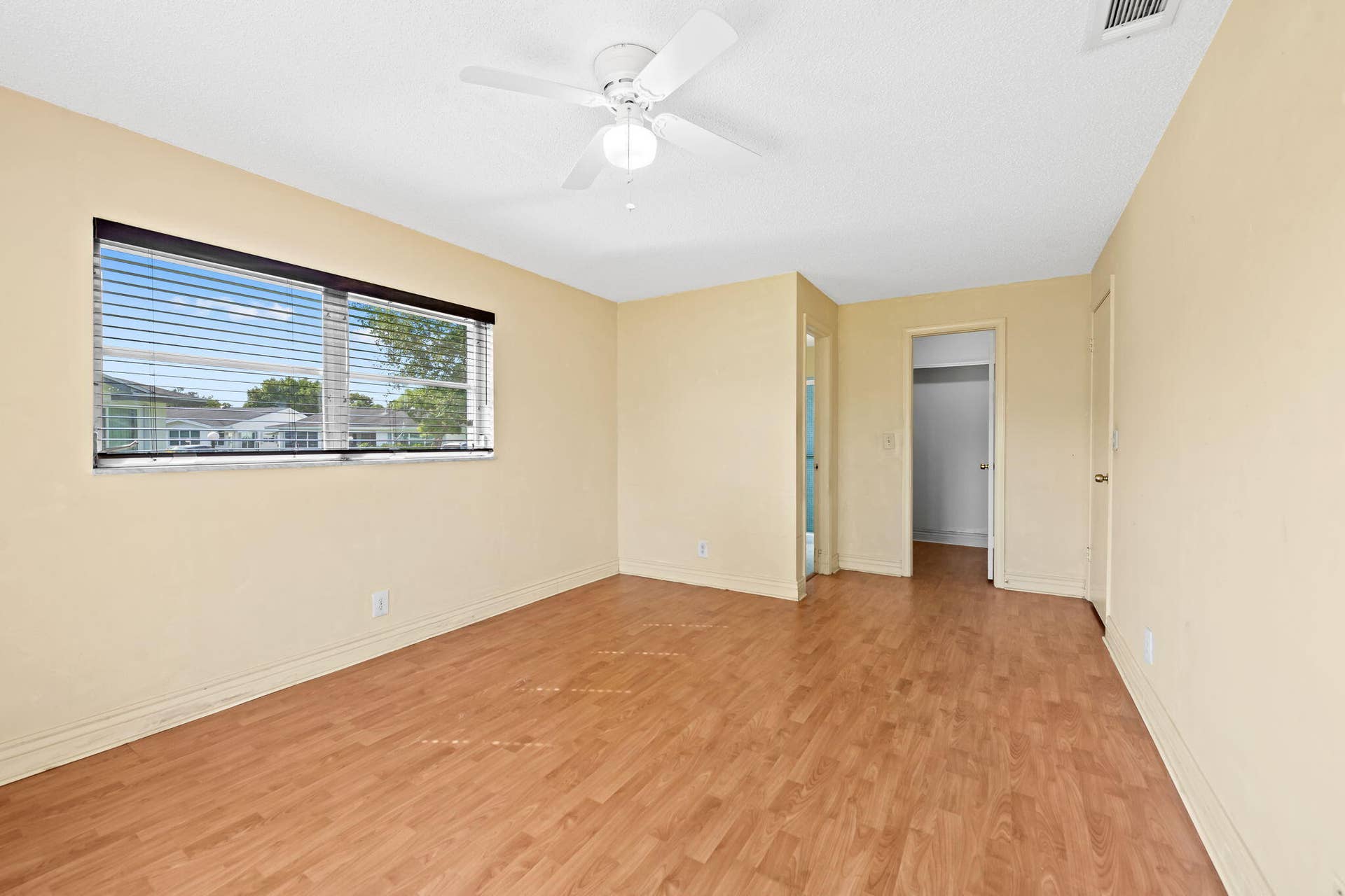 8711 NW 10TH Street, #D101, Plantation, FL 33322 17-web-or-mls-DSC_9153