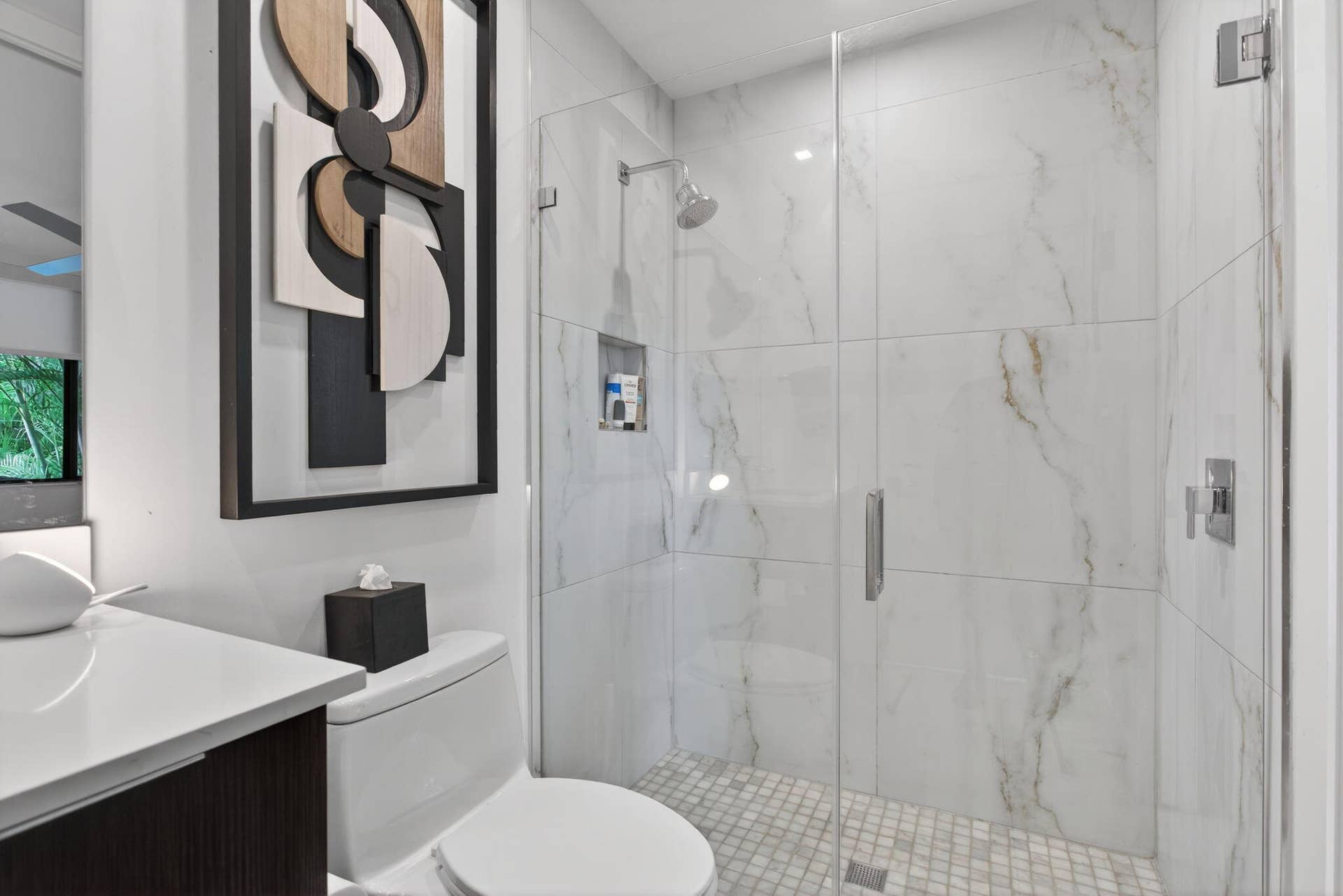 1st Floor Bedrooms En Suite bath