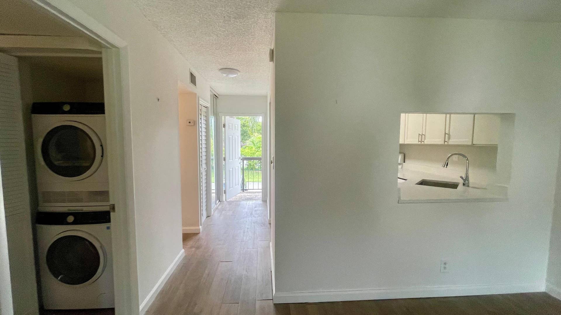 1801 NW 75TH Avenue, #211, Plantation, Plantation, FL 33313 1801- Washer & Dryer-Kitchen