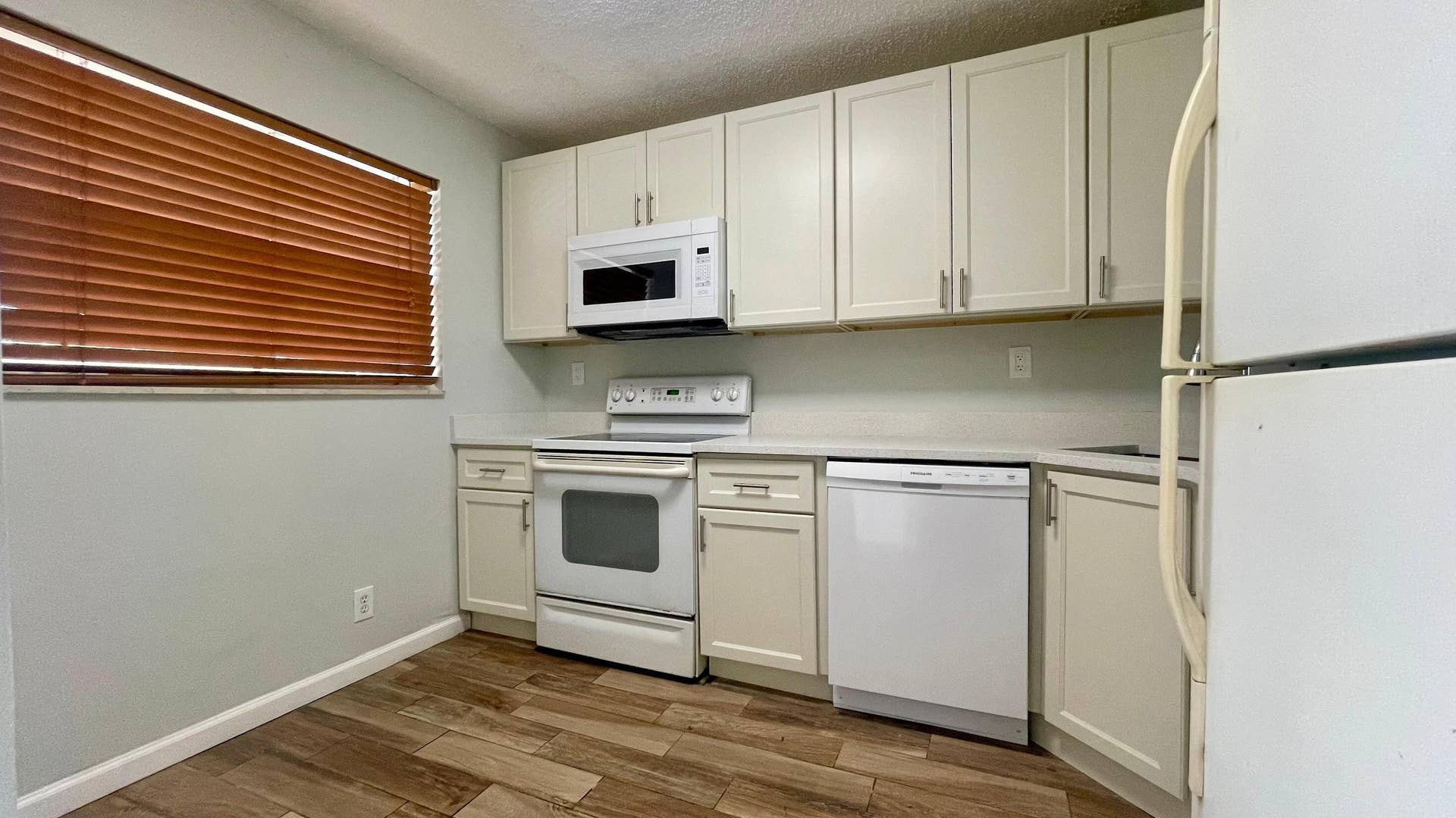 1801 NW 75TH Avenue, #211, Plantation, Plantation, FL 33313 1801- Kitchen 6