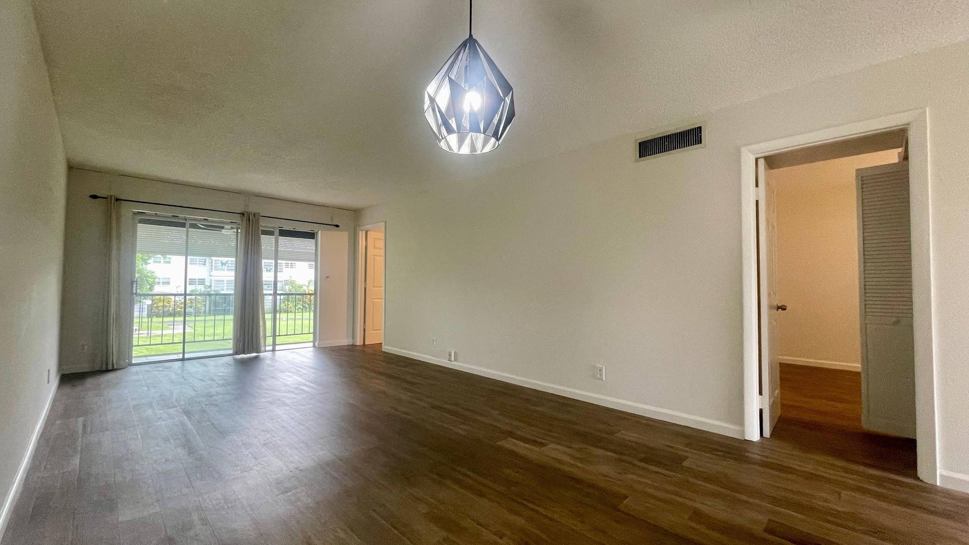 1801 NW 75TH Avenue, #211, Plantation, Plantation, FL 33313 1801- Living room 4