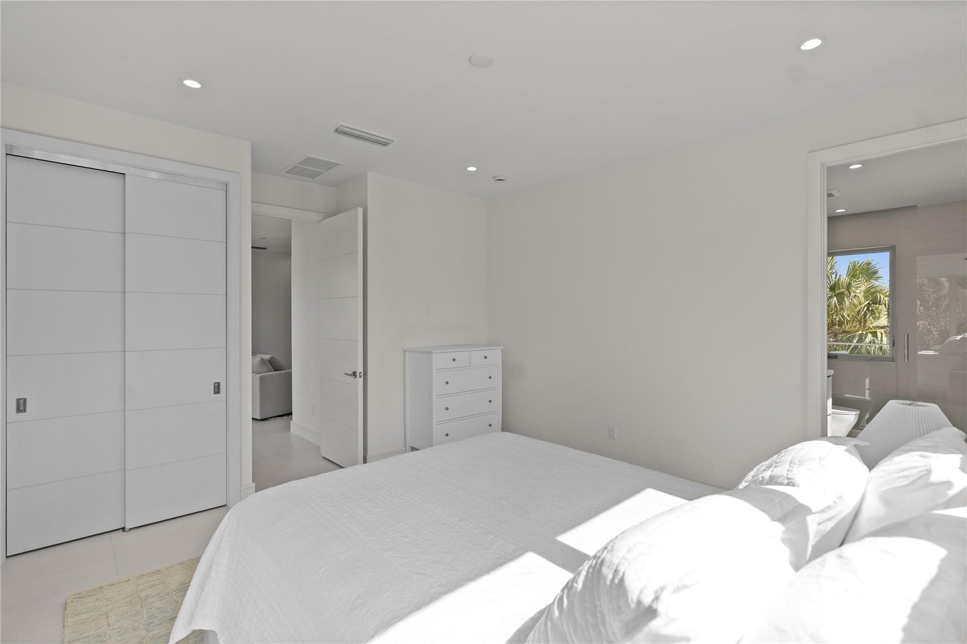 221 Shore Court, Lauderdale By The Sea, FL 33308 3rd Ensuite