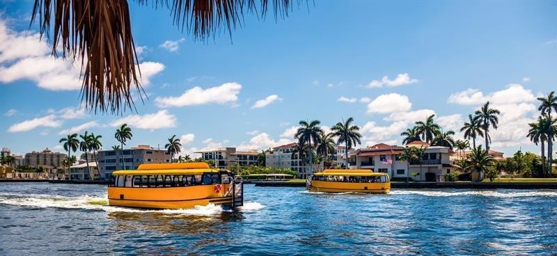 221 Shore Court, Lauderdale By The Sea, FL 33308 WALK TO LAUDERDALE BY THE SEA BEACH, STORES, RESTAURANTS, NIGHTLIFE, TRANSPORTATION, AND ONLY MINUTES TO FORT LAUDERDALE, POMPANO BEACH ATTRACTIONS AND MORE!