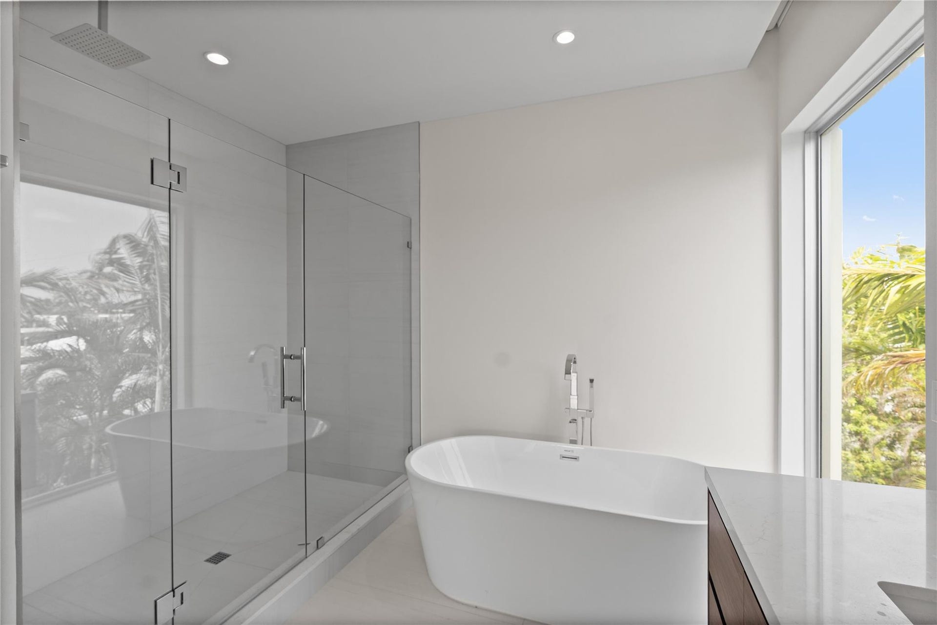 221 Shore Court, Lauderdale By The Sea, FL 33308 Primary Ensuite