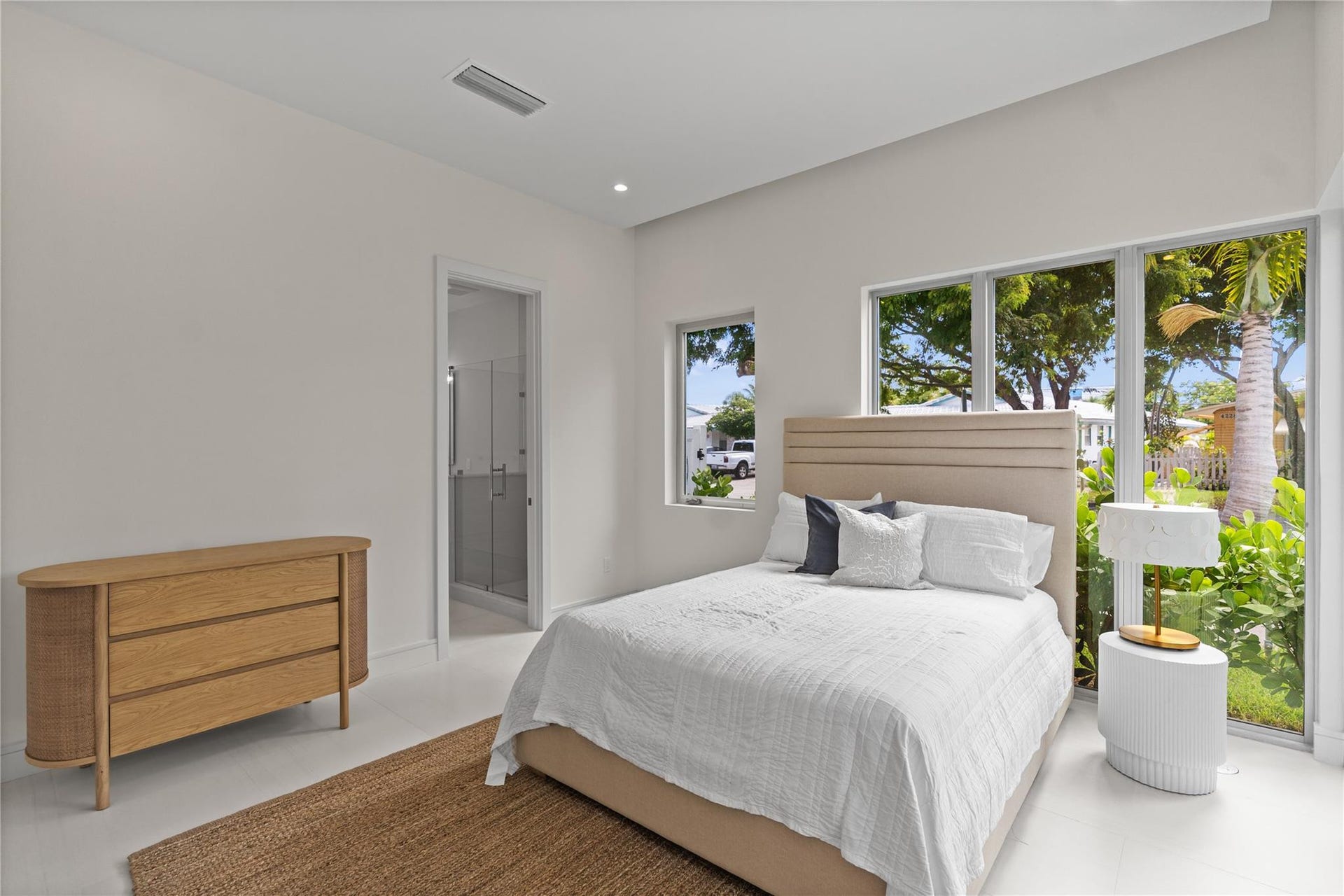 221 Shore Court, Lauderdale By The Sea, FL 33308 1st Floor Ensuite