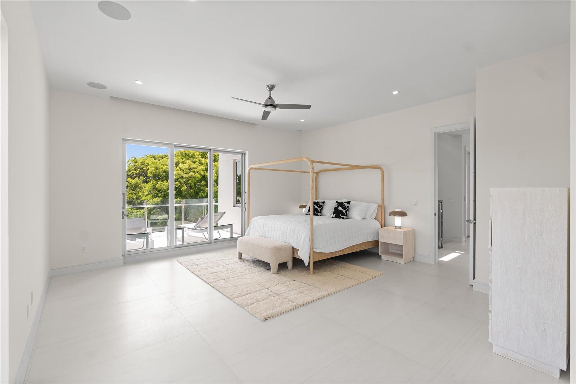 221 Shore Court, Lauderdale By The Sea, FL 33308 Huge Primary Ensuite