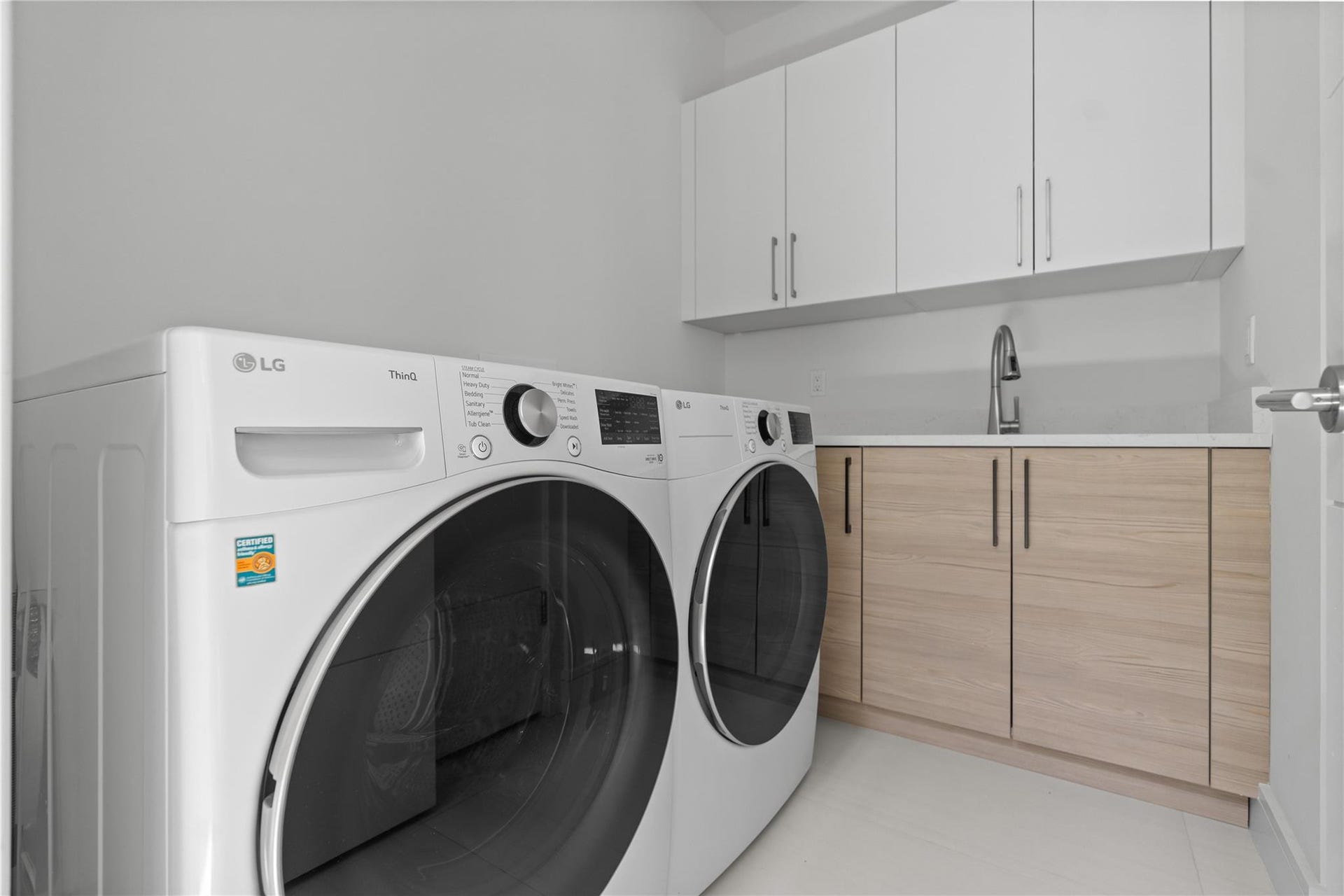 221 Shore Court, Lauderdale By The Sea, FL 33308 Laundry room