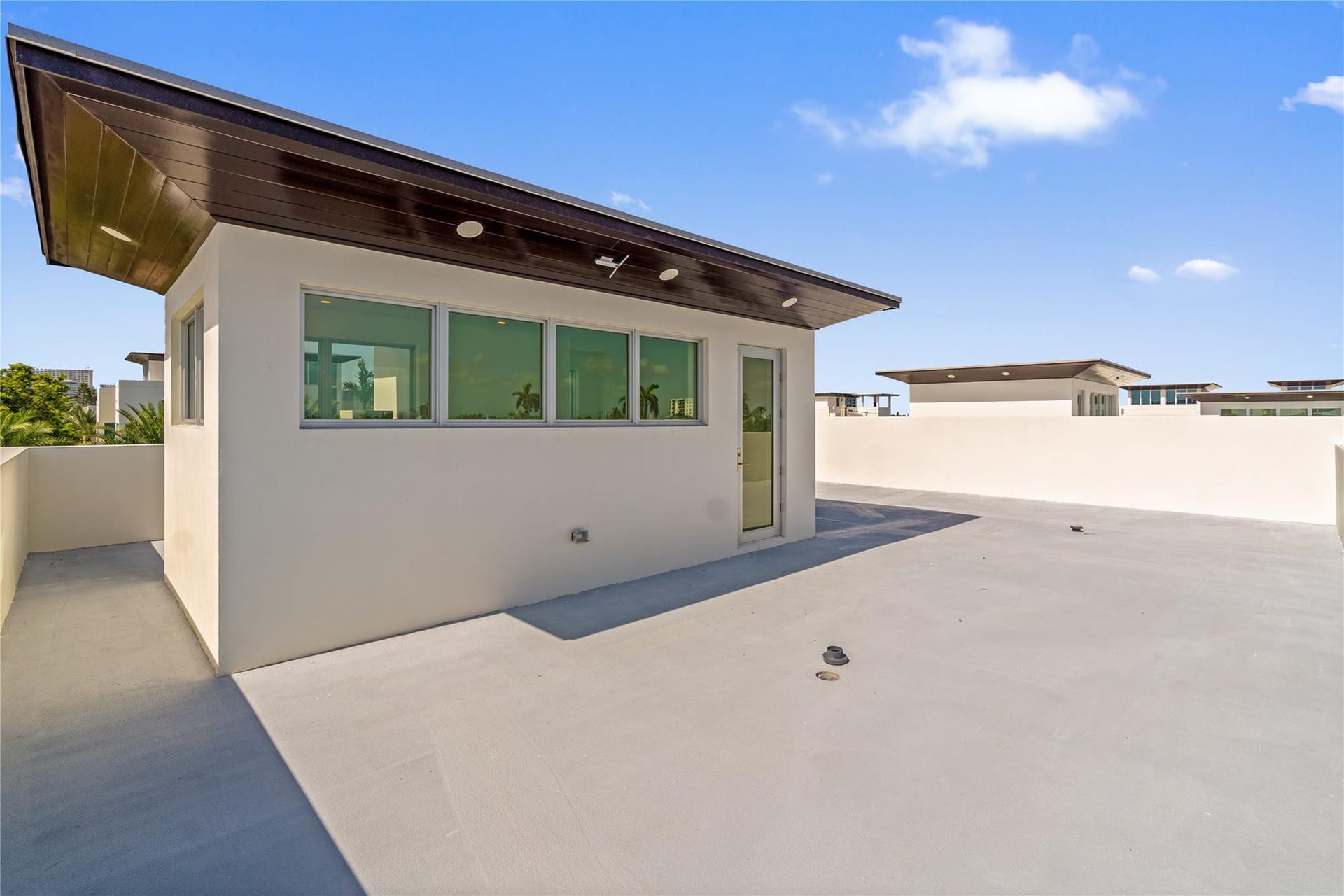 221 Shore Court, Lauderdale By The Sea, FL 33308 roof top area