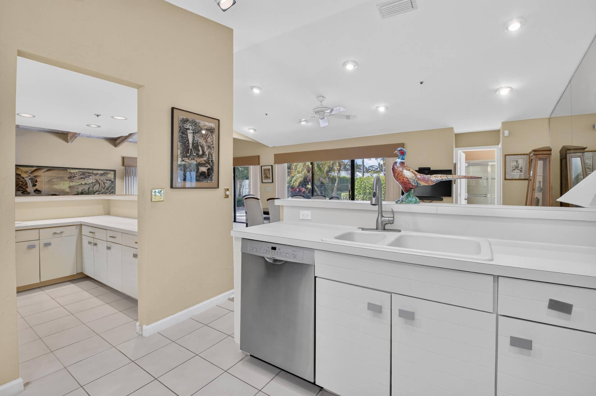 19513 Planters Point Drive, Boca Raton, FL 33434 view into bar