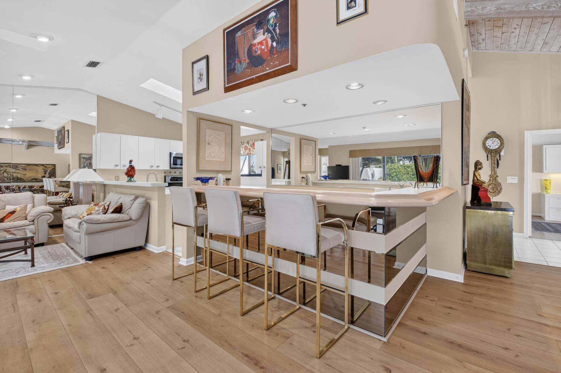 19513 Planters Point Drive, Boca Raton, FL 33434 bar, familyroom, kitchen