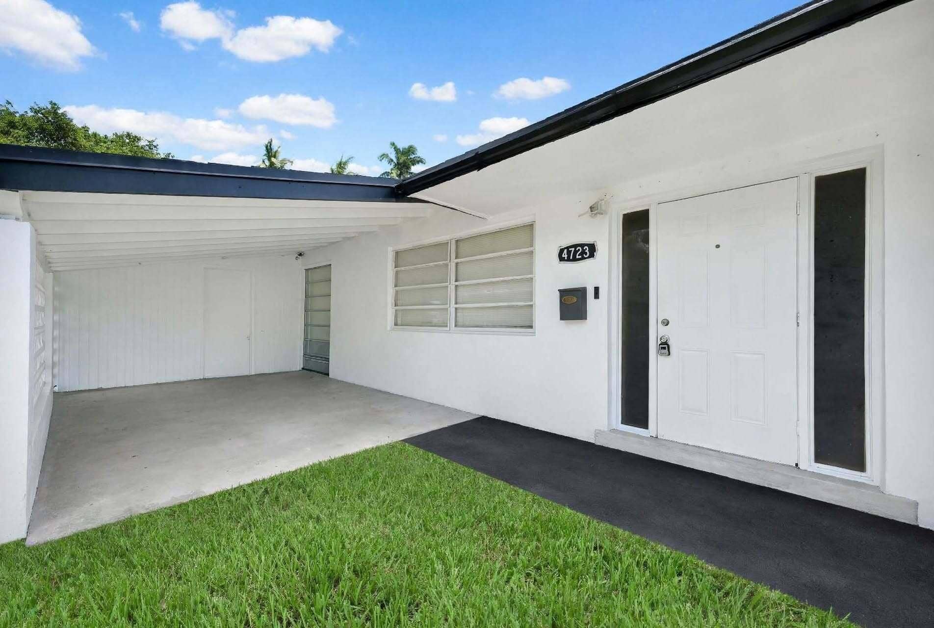 4723 NW 4TH Street, Plantation, FL 33317 Carport