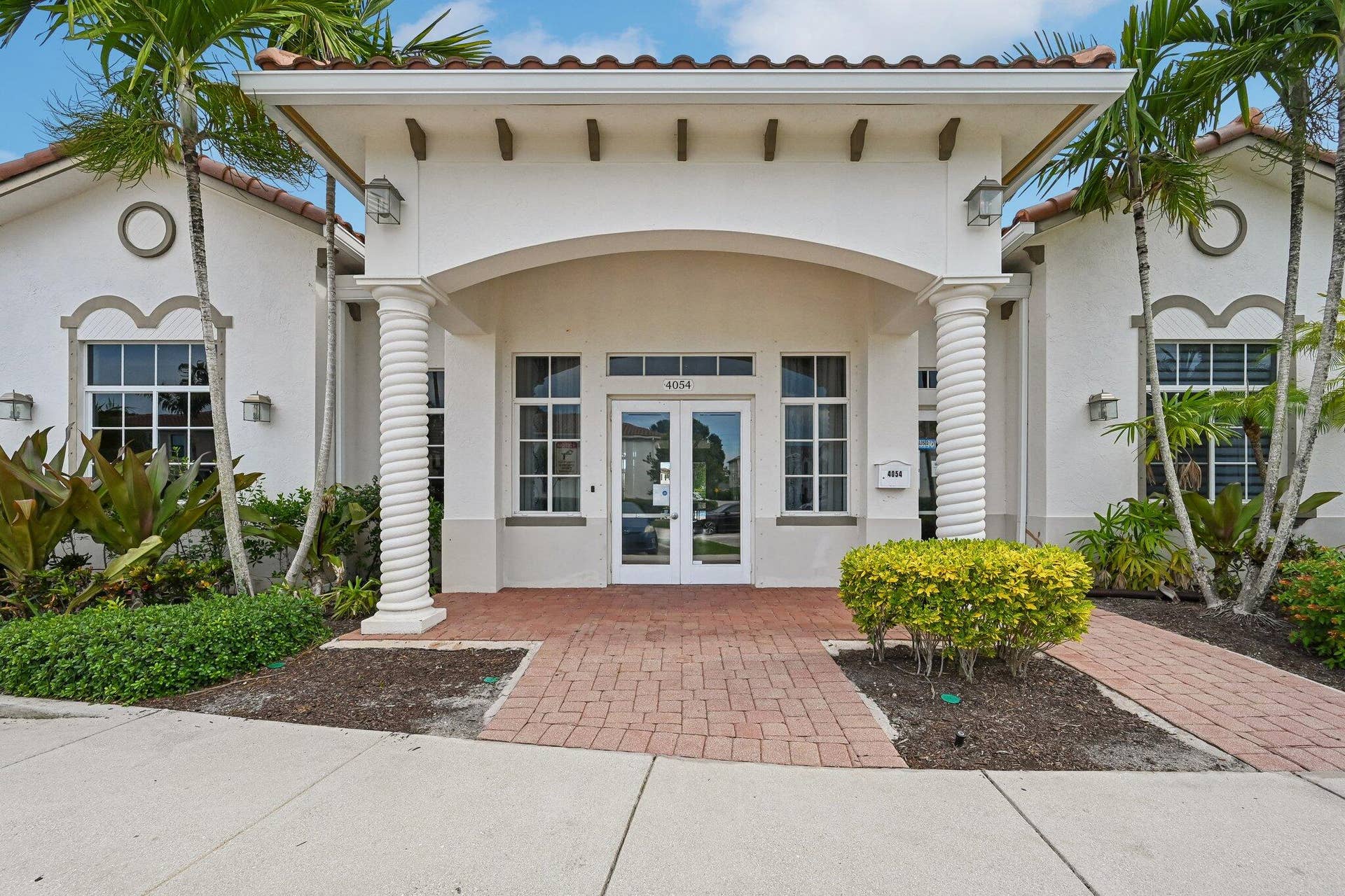 34-web-or-mls-Oysterwood Ln-2608-901
