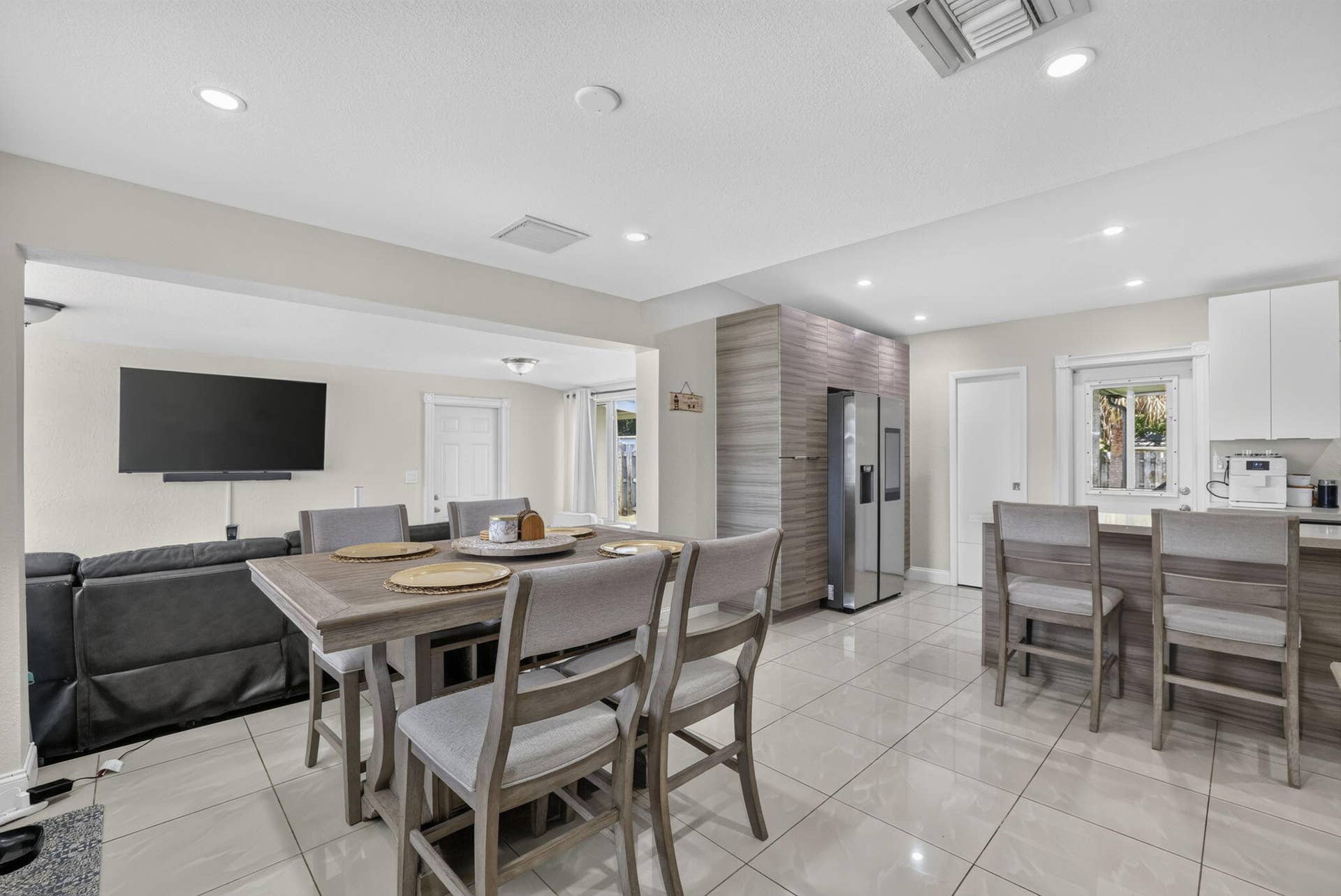 1633 NE 51st Court, Pompano Beach, FL 33064 4-web-or-mls-8I8A9869