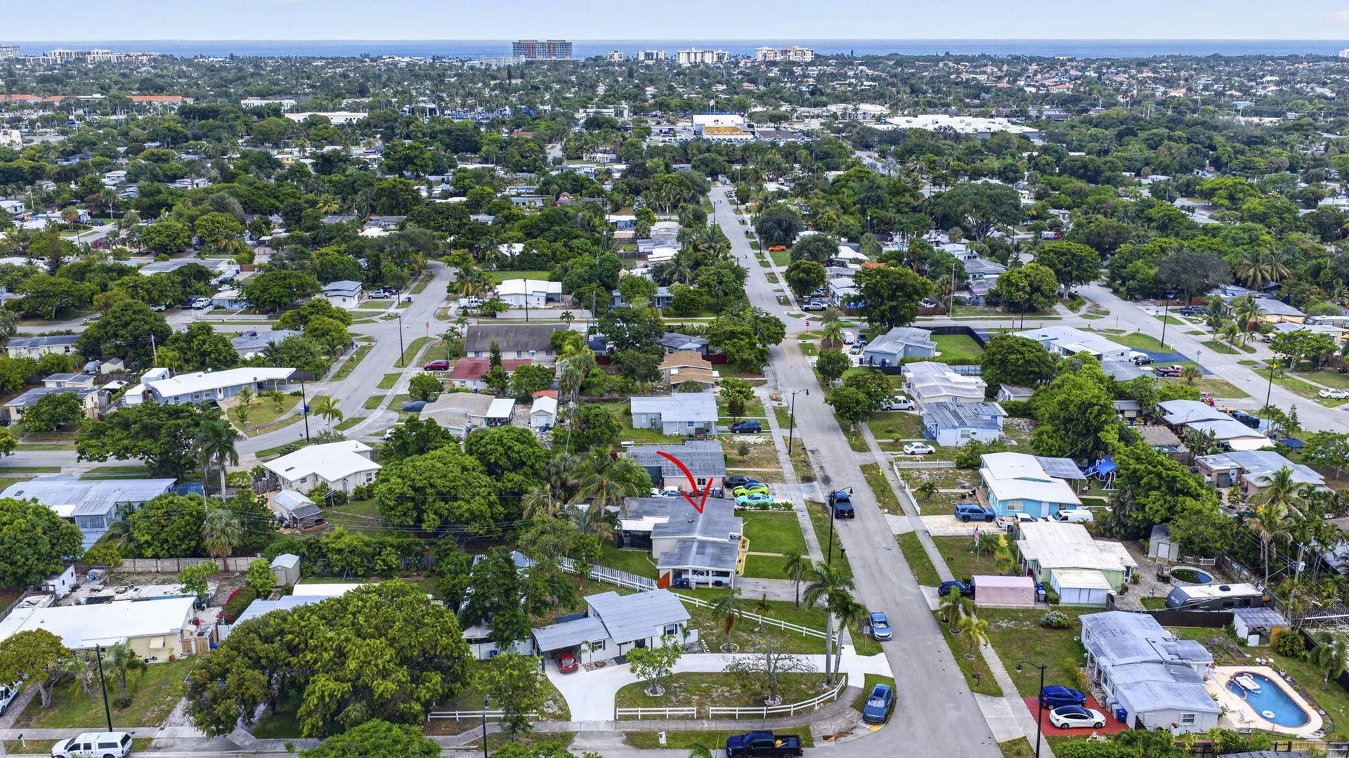 1633 NE 51st Court, Pompano Beach, FL 33064 41-web-or-mls-DJI_20260827015505_0354_D