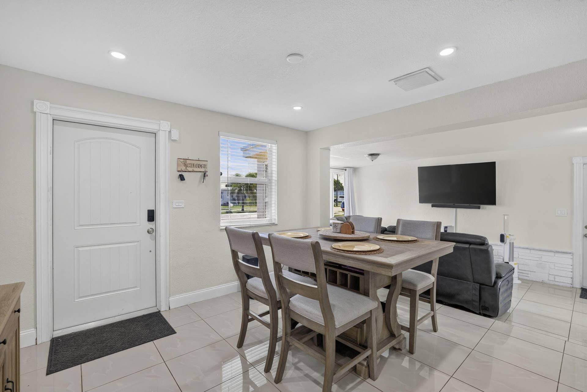 1633 NE 51st Court, Pompano Beach, FL 33064 5-web-or-mls-8I8A9899