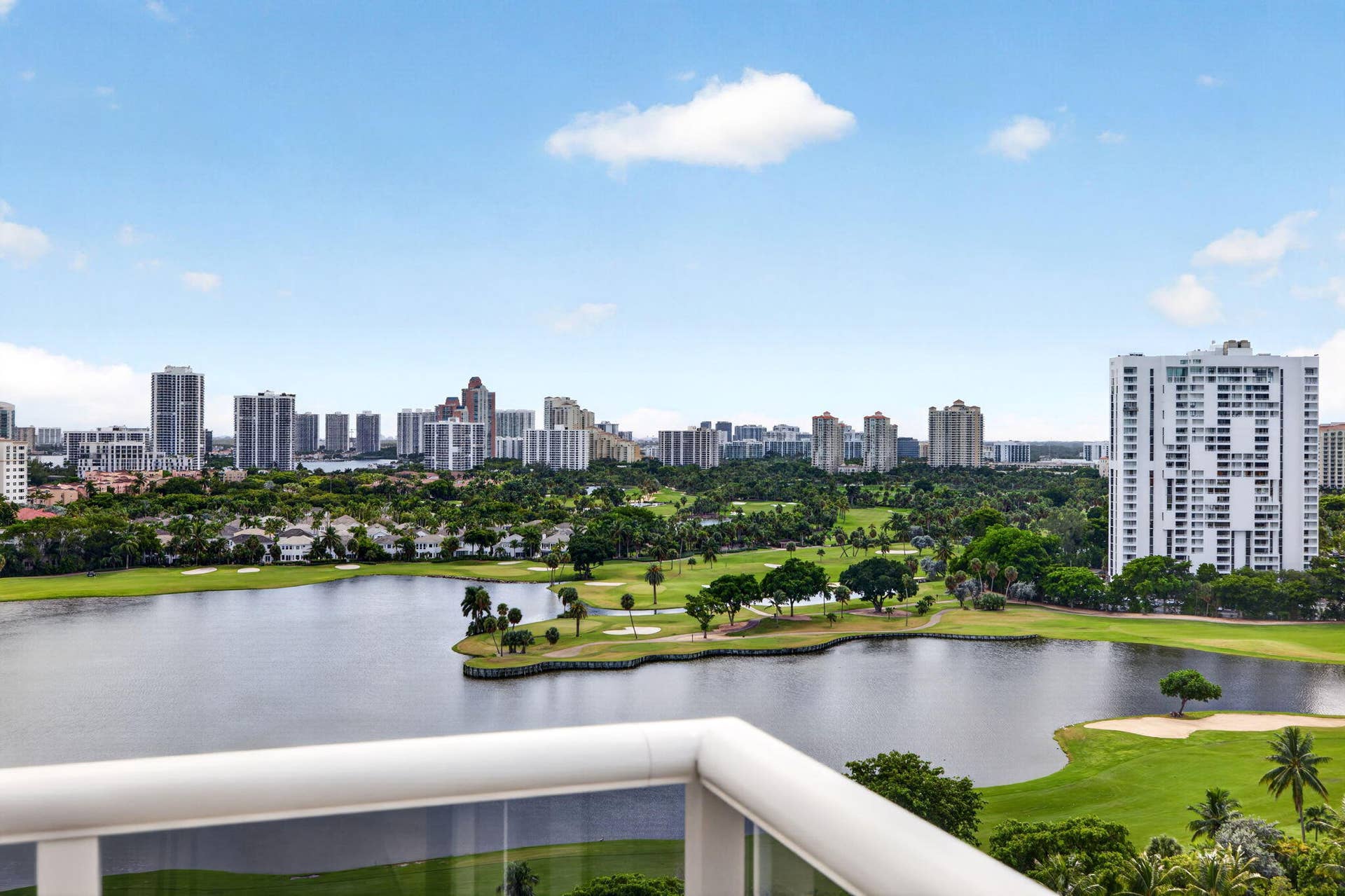 3675 N COUNTRY CLUB Drive, #1909, Aventura, FL 33180 32-web-or-mls-b699A0094