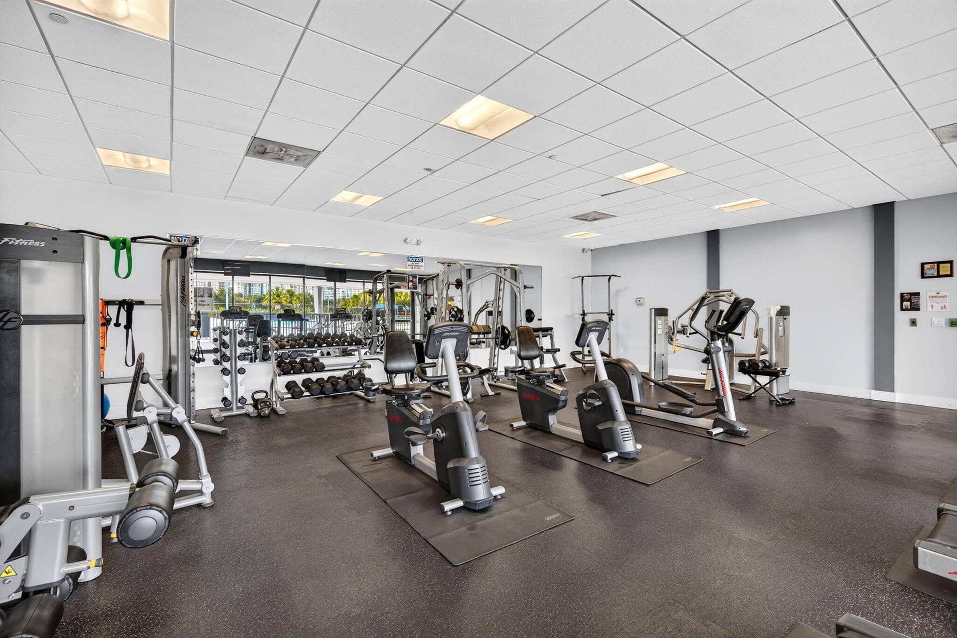 3675 N COUNTRY CLUB Drive, #1909, Aventura, FL 33180 69-web-or-mls-b699A0379
