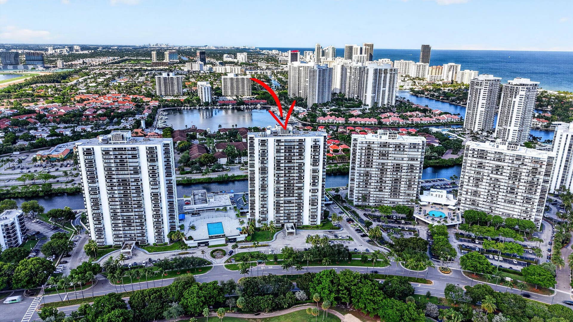 3675 N COUNTRY CLUB Drive, #1909, Aventura, FL 33180 84-web-or-mls-DJI_20260925161456_0579_D
