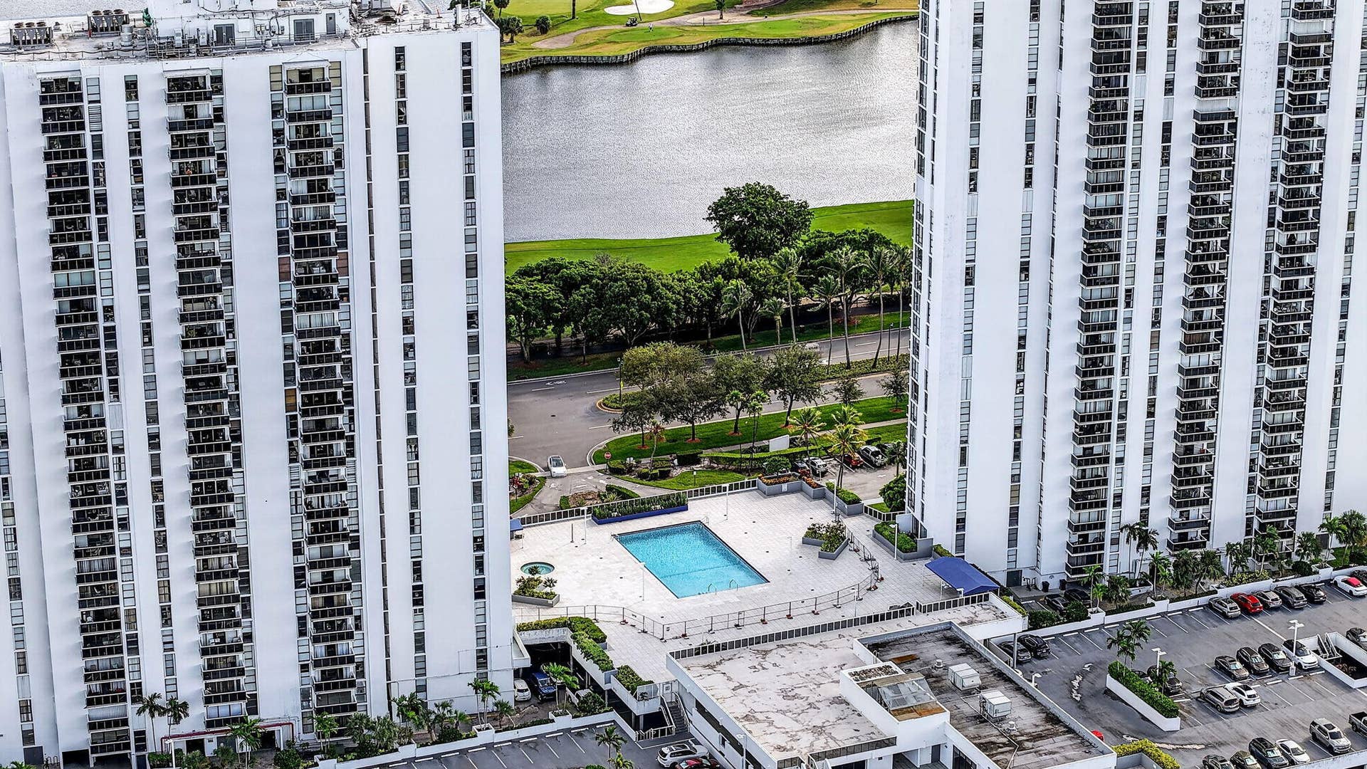 3675 N COUNTRY CLUB Drive, #1909, Aventura, FL 33180 79-web-or-mls-DJI_20260925161321_0552_D