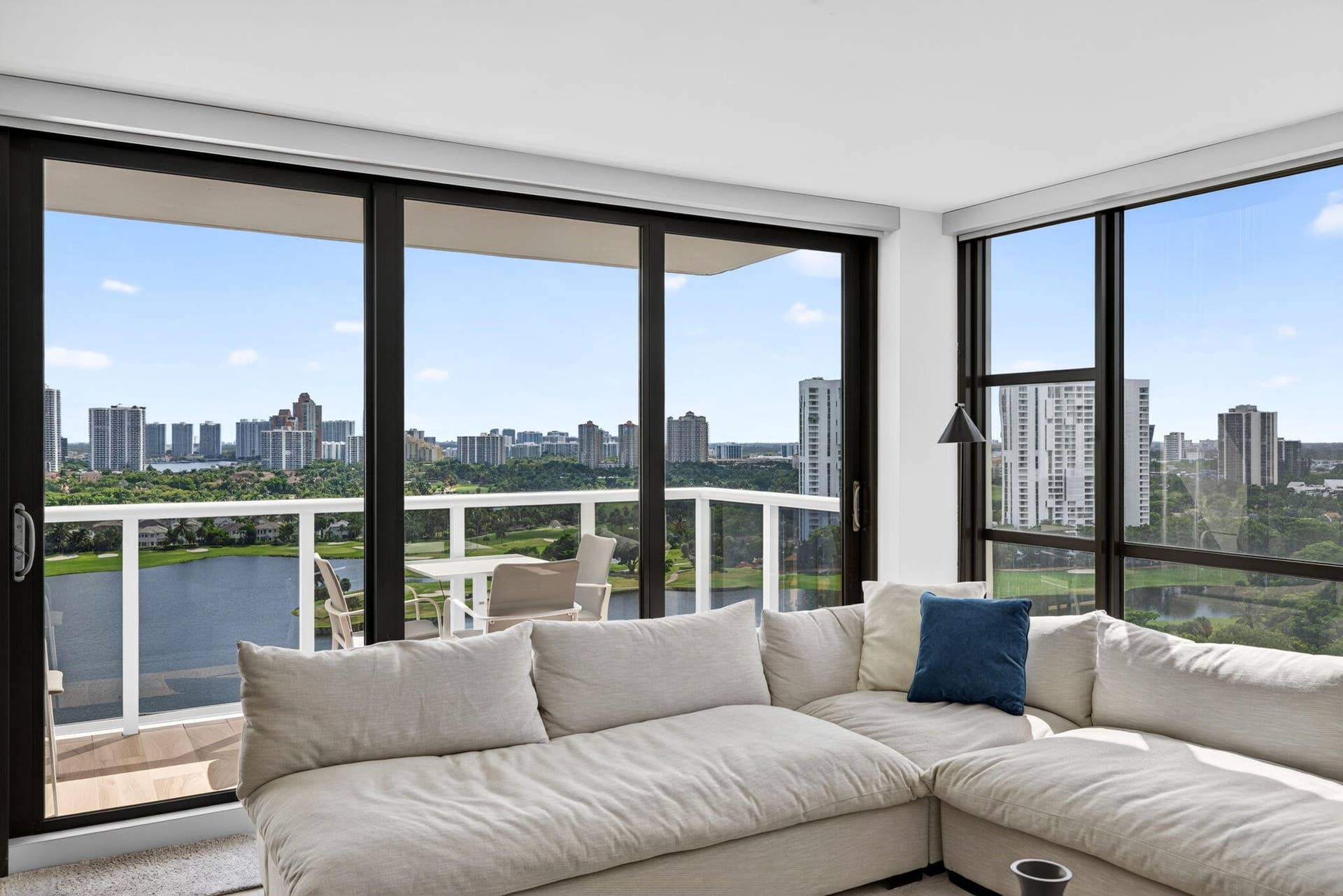 3675 N COUNTRY CLUB Drive, #1909, Aventura, FL 33180 8-web-or-mls-a699A9848