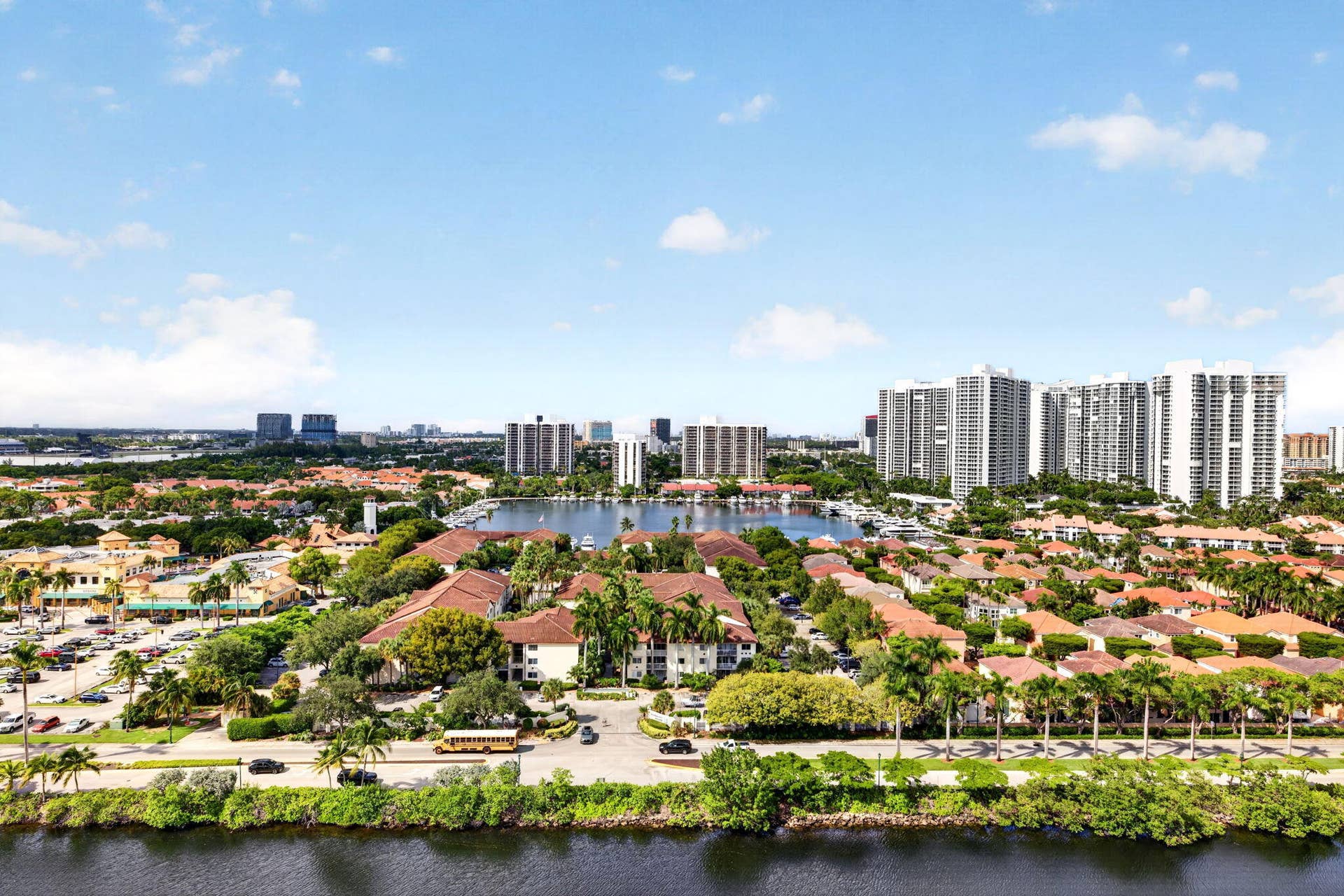3675 N COUNTRY CLUB Drive, #1909, Aventura, FL 33180 36-web-or-mls-b699A0139