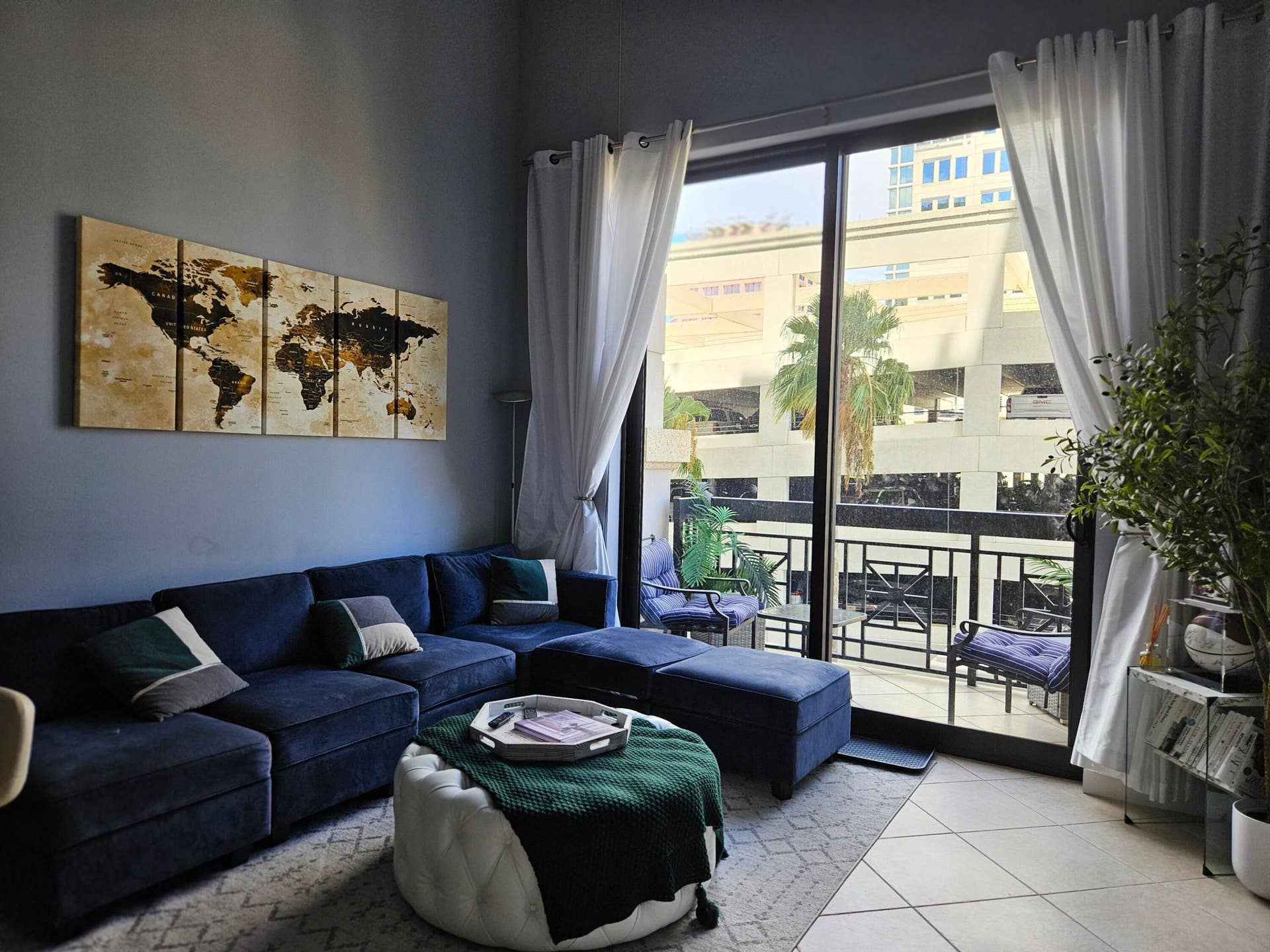 801 S Olive Avenue, #418, West Palm Beach, FL 33401 Living room