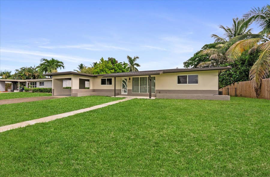 Property photo for 256 GREENBRIER Drive, Palm Springs, FL
