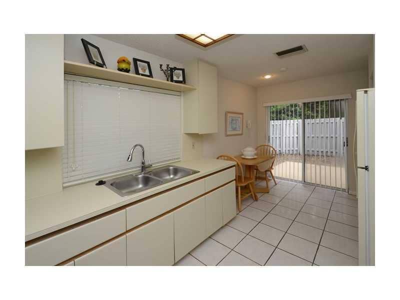 1371 COTTONWOOD Circle, Weston, FL 33326 GetMedia (9)