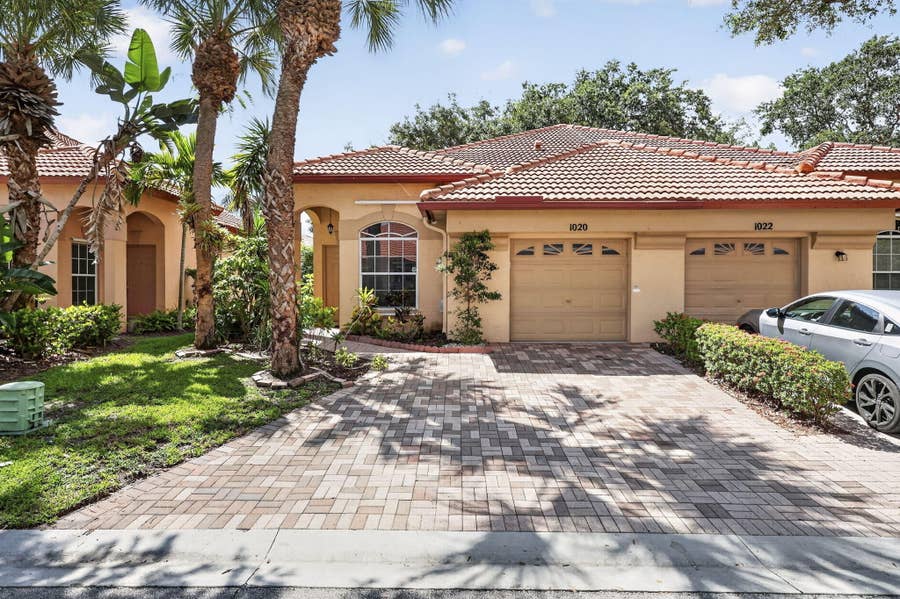 Property photo for 1020 Via Jardin, Riviera Beach, FL