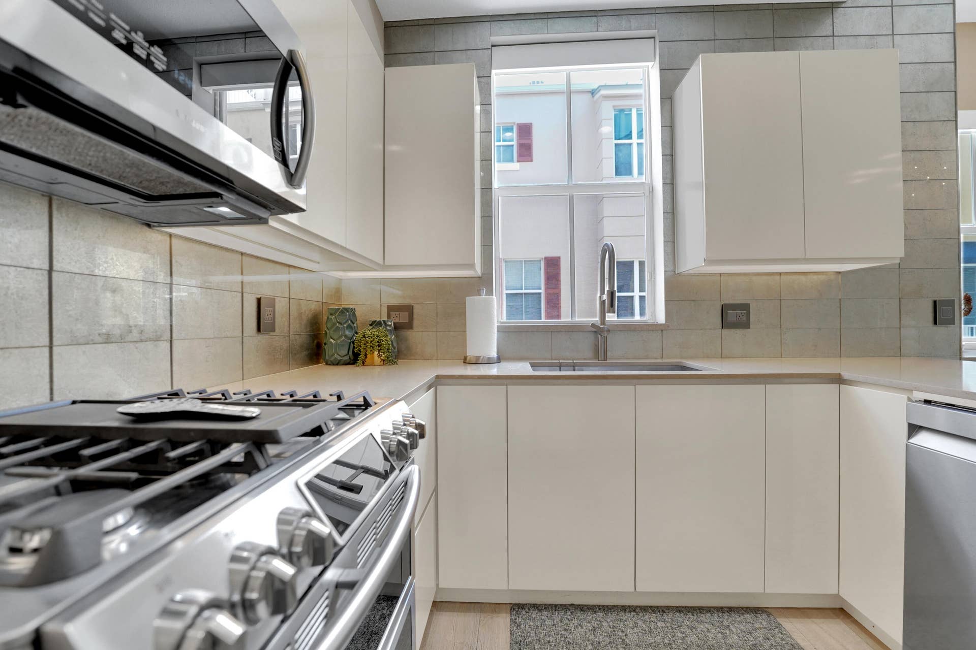 502 NE 7th Avenue, #Unit 1, Fort Lauderdale, FL 33301 Kitchen