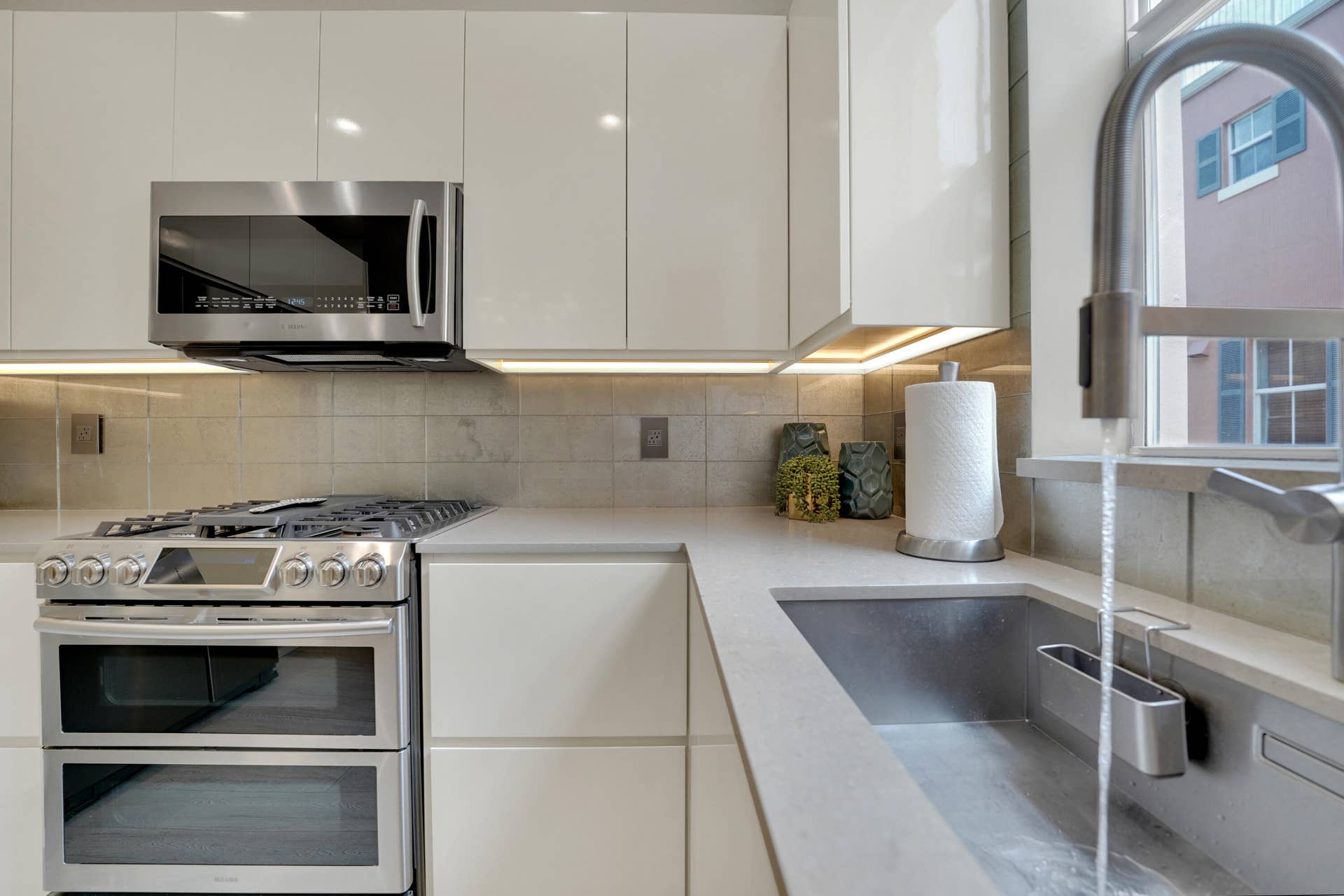 502 NE 7th Avenue, #Unit 1, Fort Lauderdale, FL 33301 Kitchen