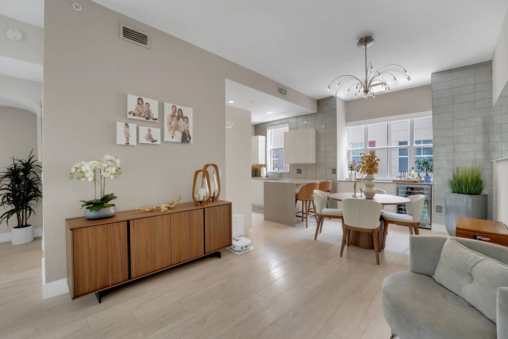 502 NE 7th Avenue, #Unit 1, Fort Lauderdale, FL 33301 Living Room