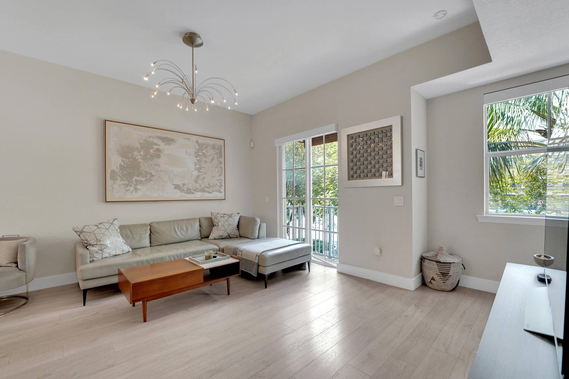 502 NE 7th Avenue, #Unit 1, Fort Lauderdale, FL 33301 Living Room