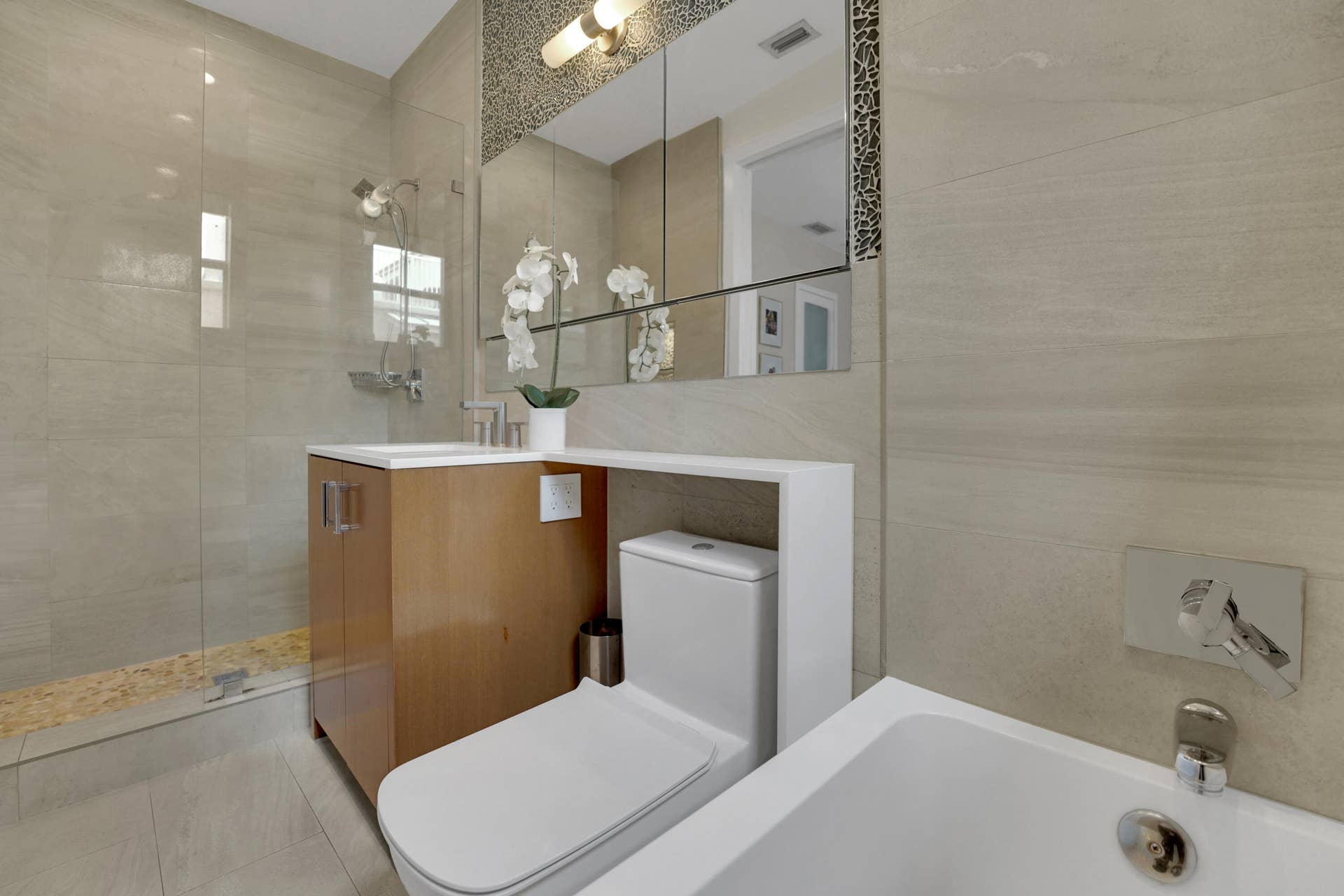 502 NE 7th Avenue, #Unit 1, Fort Lauderdale, FL 33301 Master Bathroom